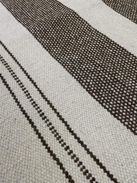 AORug#733 size.6x9