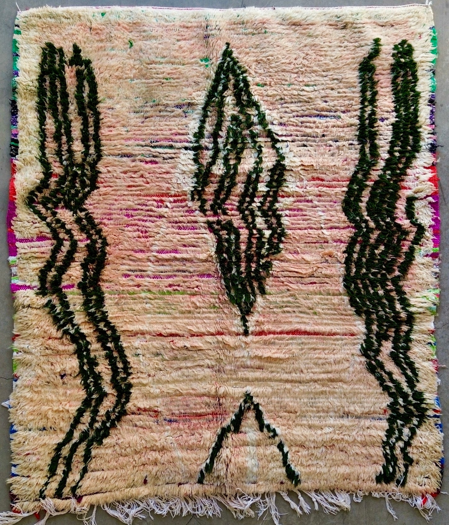 AORug#674 size.5.5x4.8