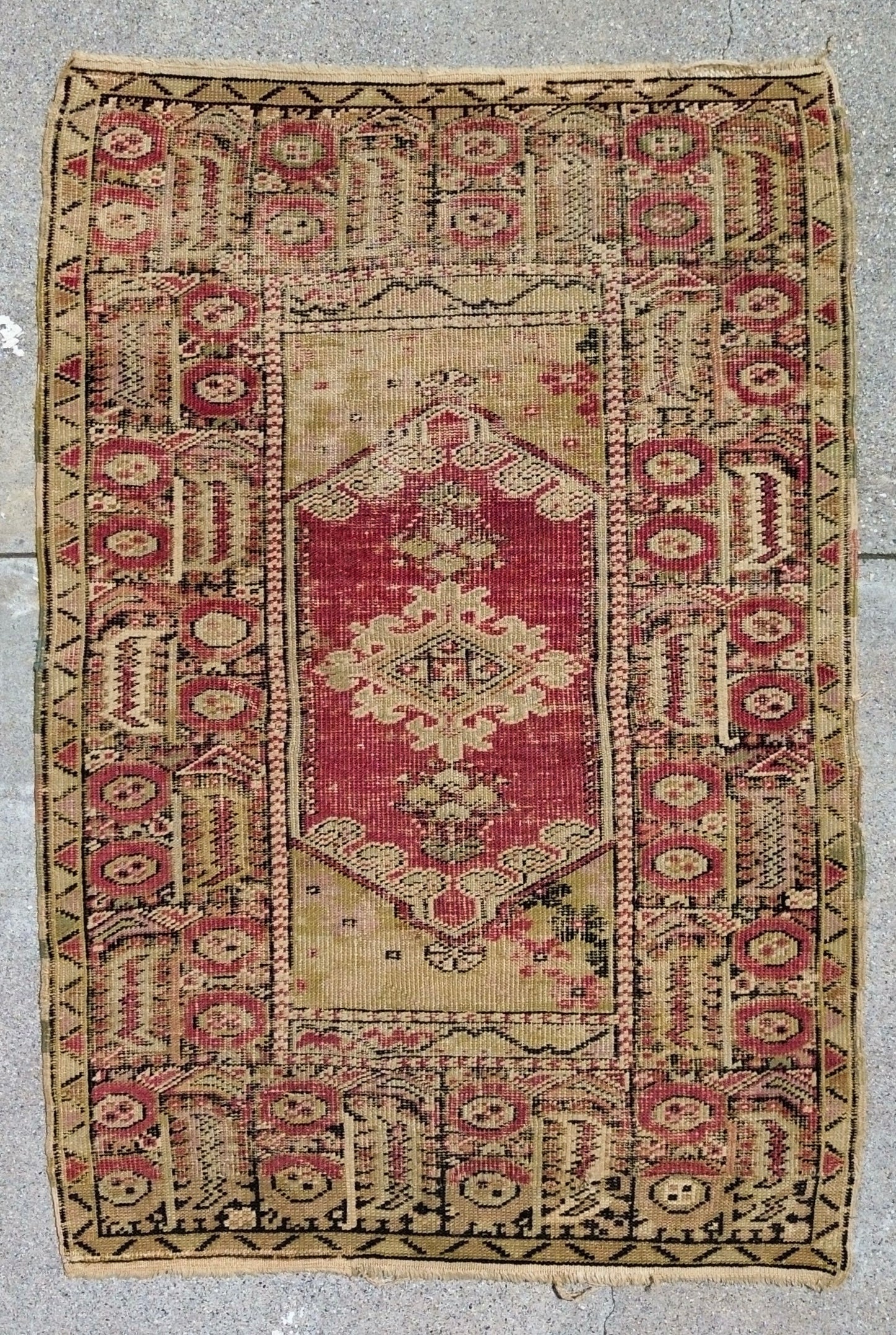 AORug#1250 size.3.9x2.7