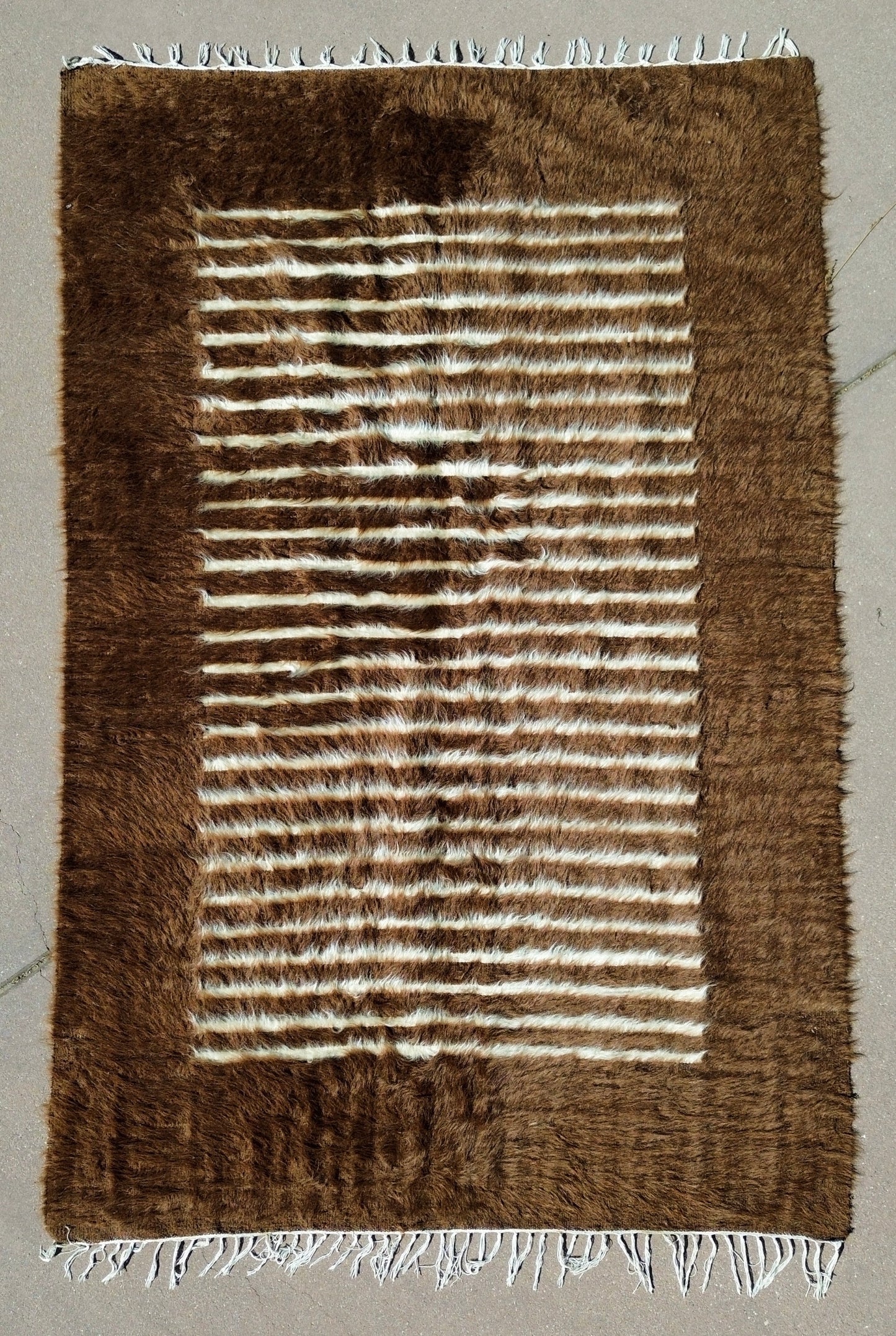 AORug#1190 size. 4.3 x 6.7