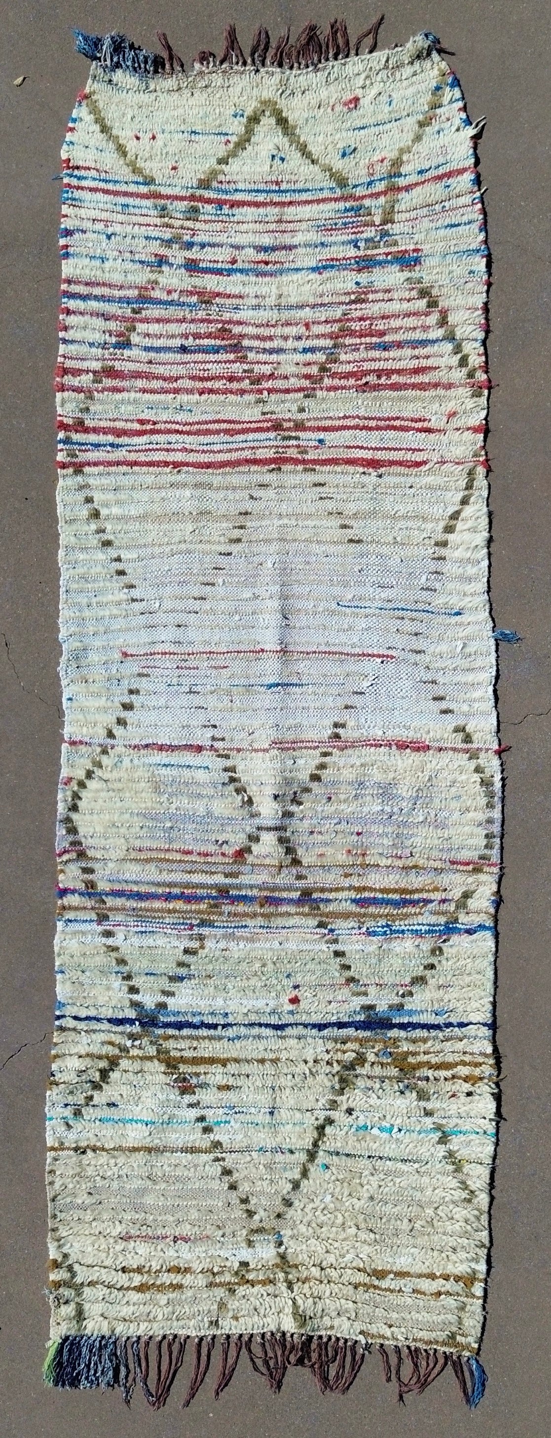 AORug#1235 size. 2.9 x 8