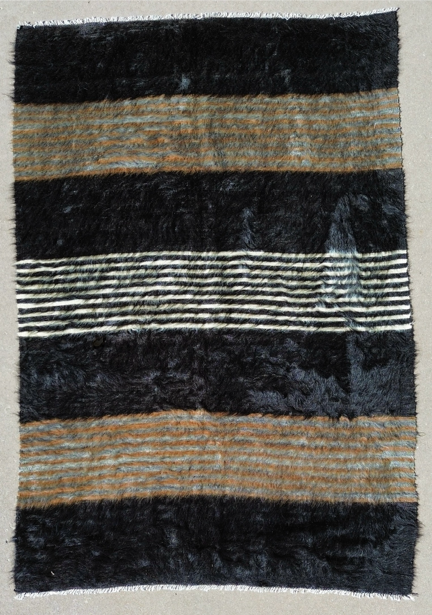 AORug#1279 size. 4.5 x 6.2