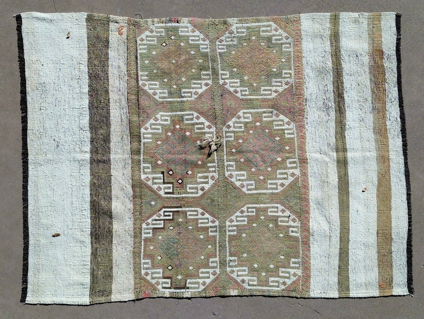 AORug#1289 size. 3.8 x 5.3