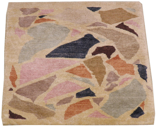 AORug#819 size.2' 02" x 3' 01"