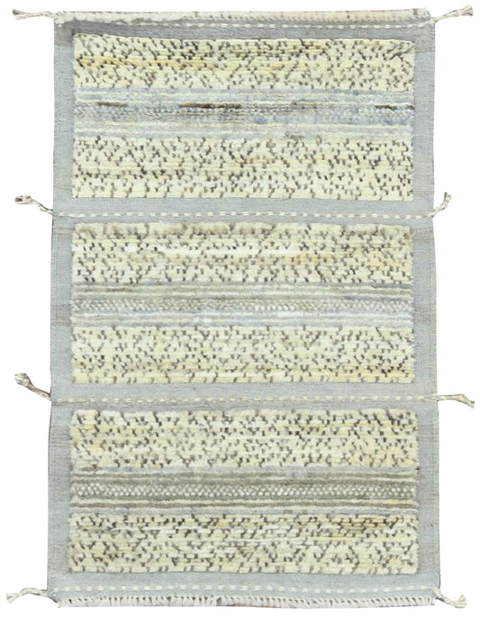 AORug#570 size.2'02"x3'03"