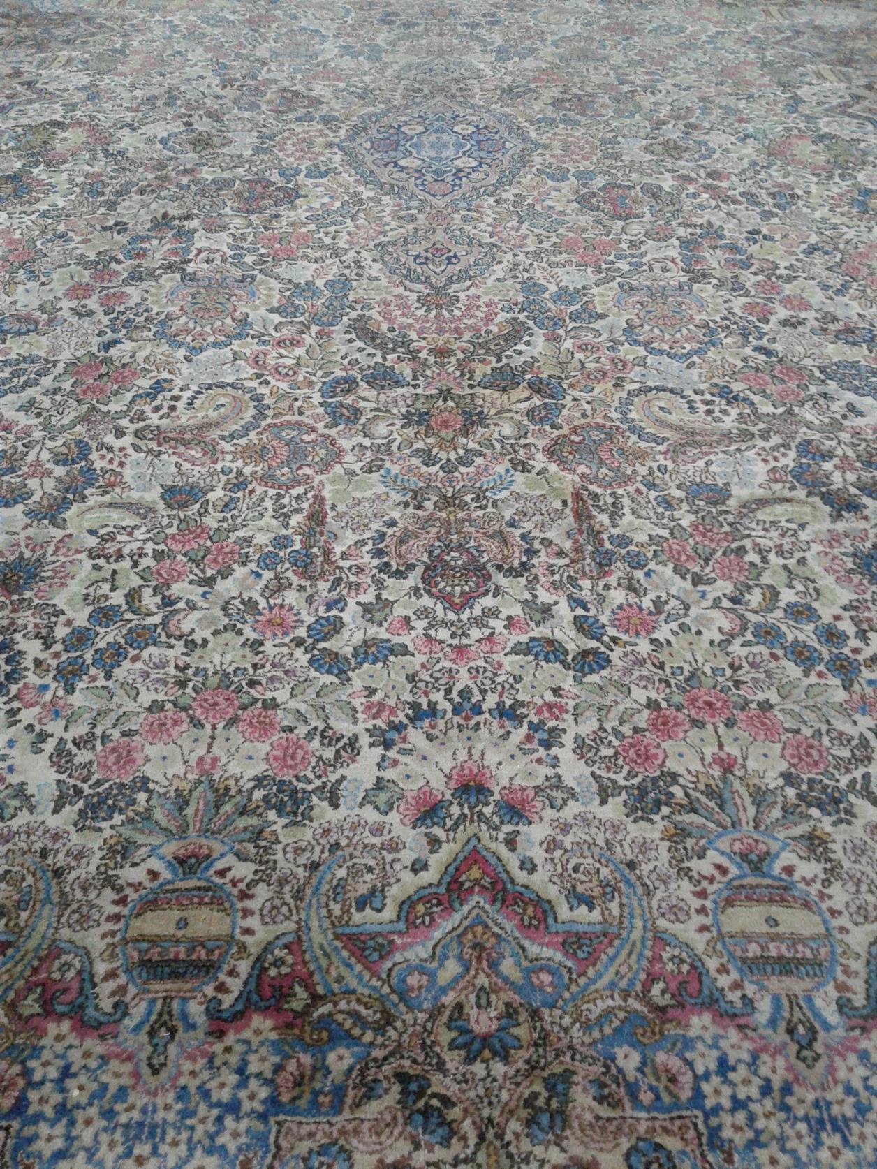 AORug#10443 size. 10' 08" x 17' 02"
