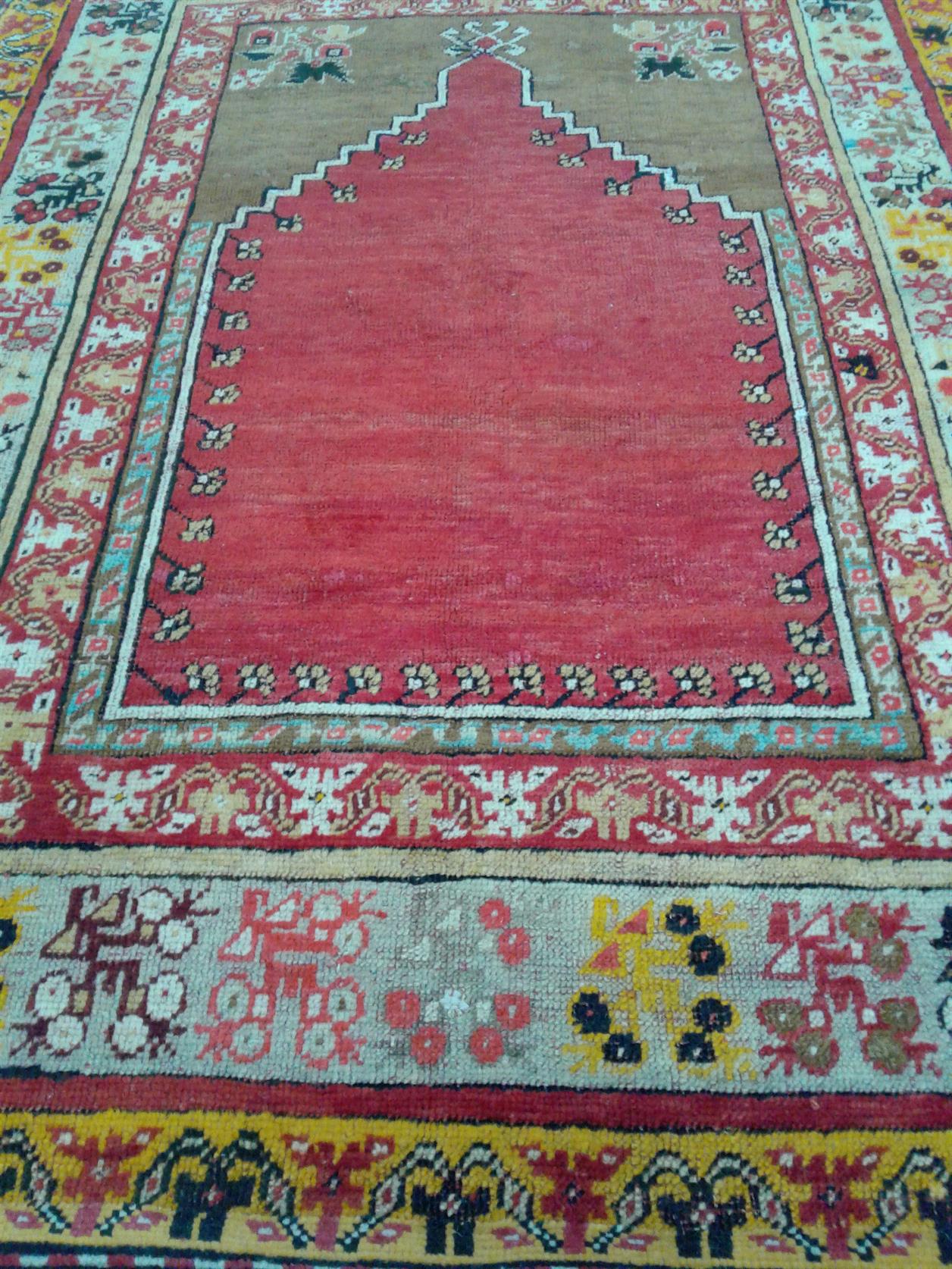 AORug#2411 size. 3' 04" x 4' 07"