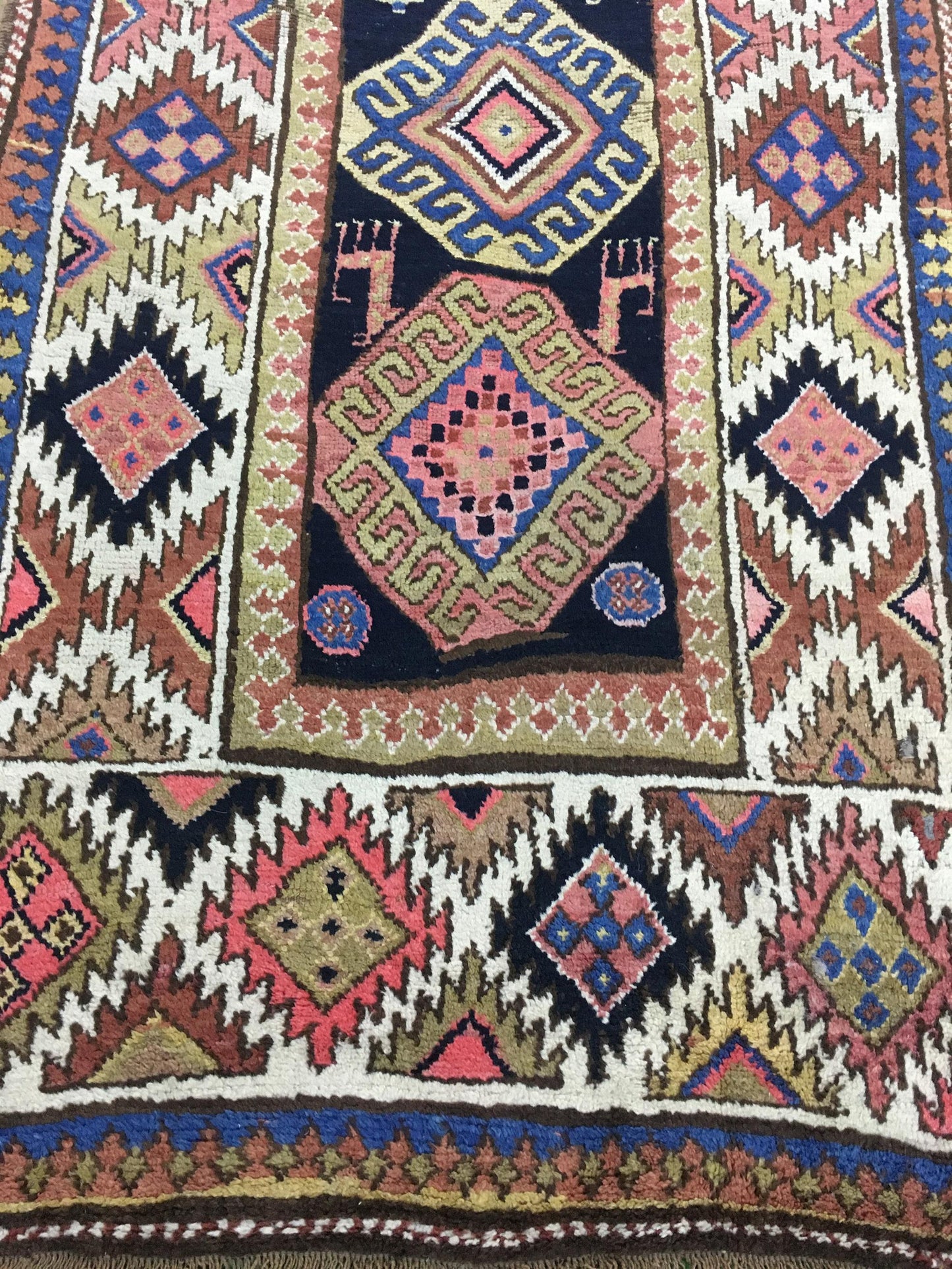 AORug#12852 size. 3' 07" x 11' 08"