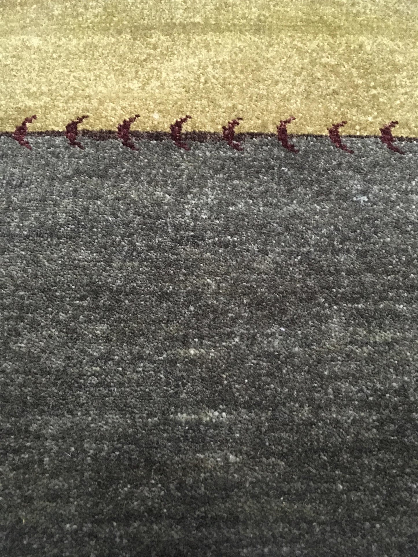 AORug#827 size.3' 05" x 5' 00"