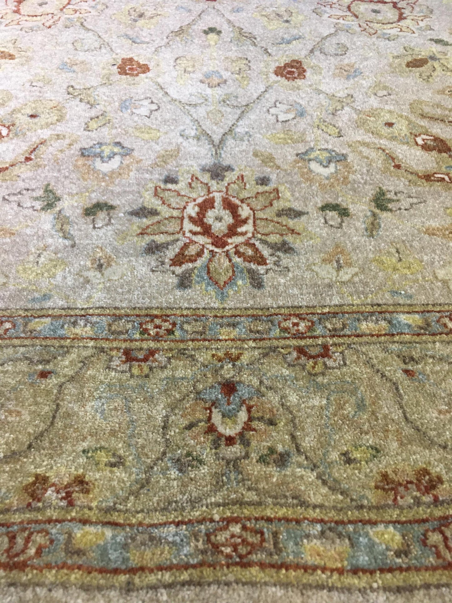 AORug#1009 size.4' 01" x 6' 00"