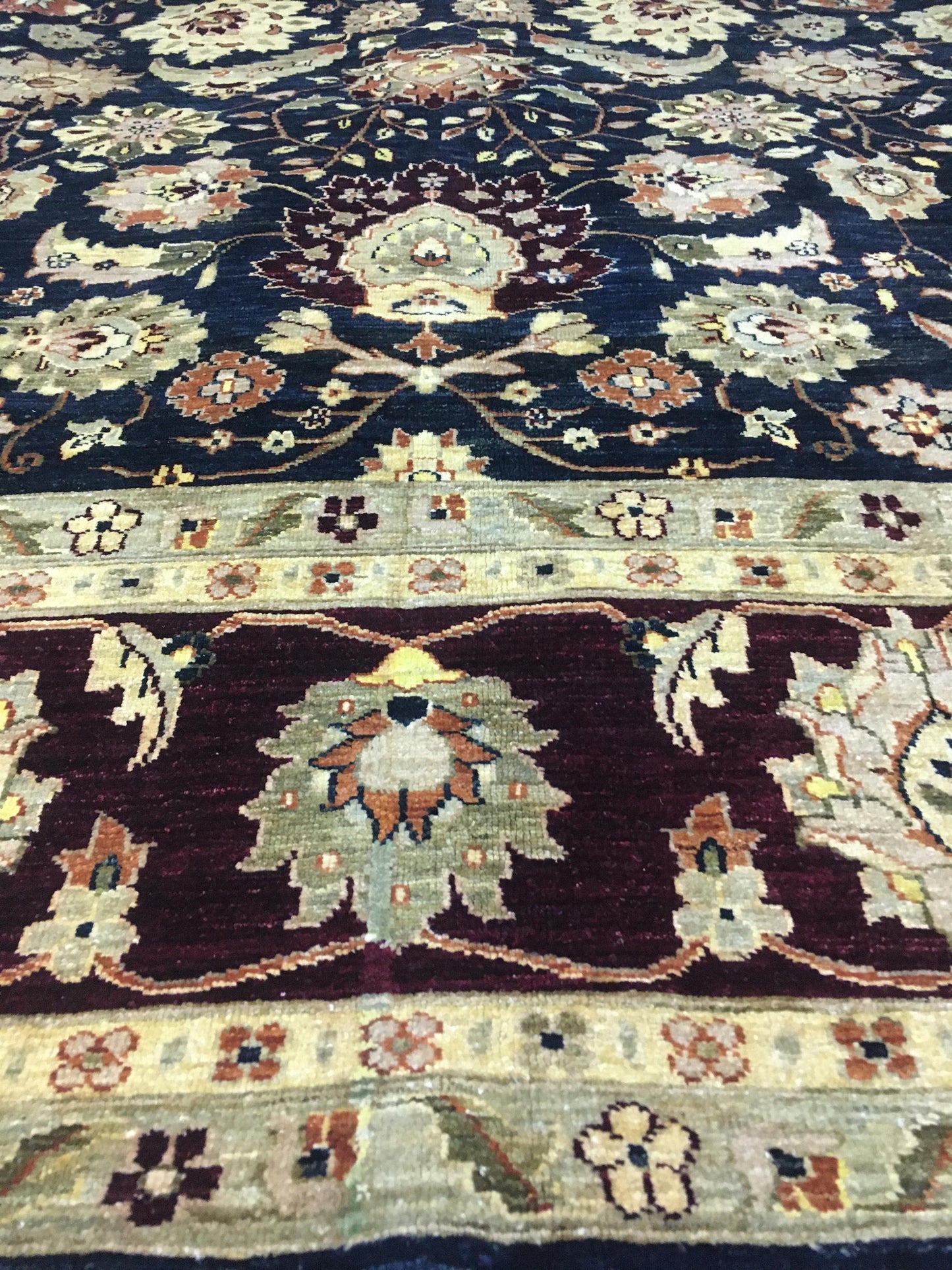 AORug#1383 size. 9' 01" x 12' 02"