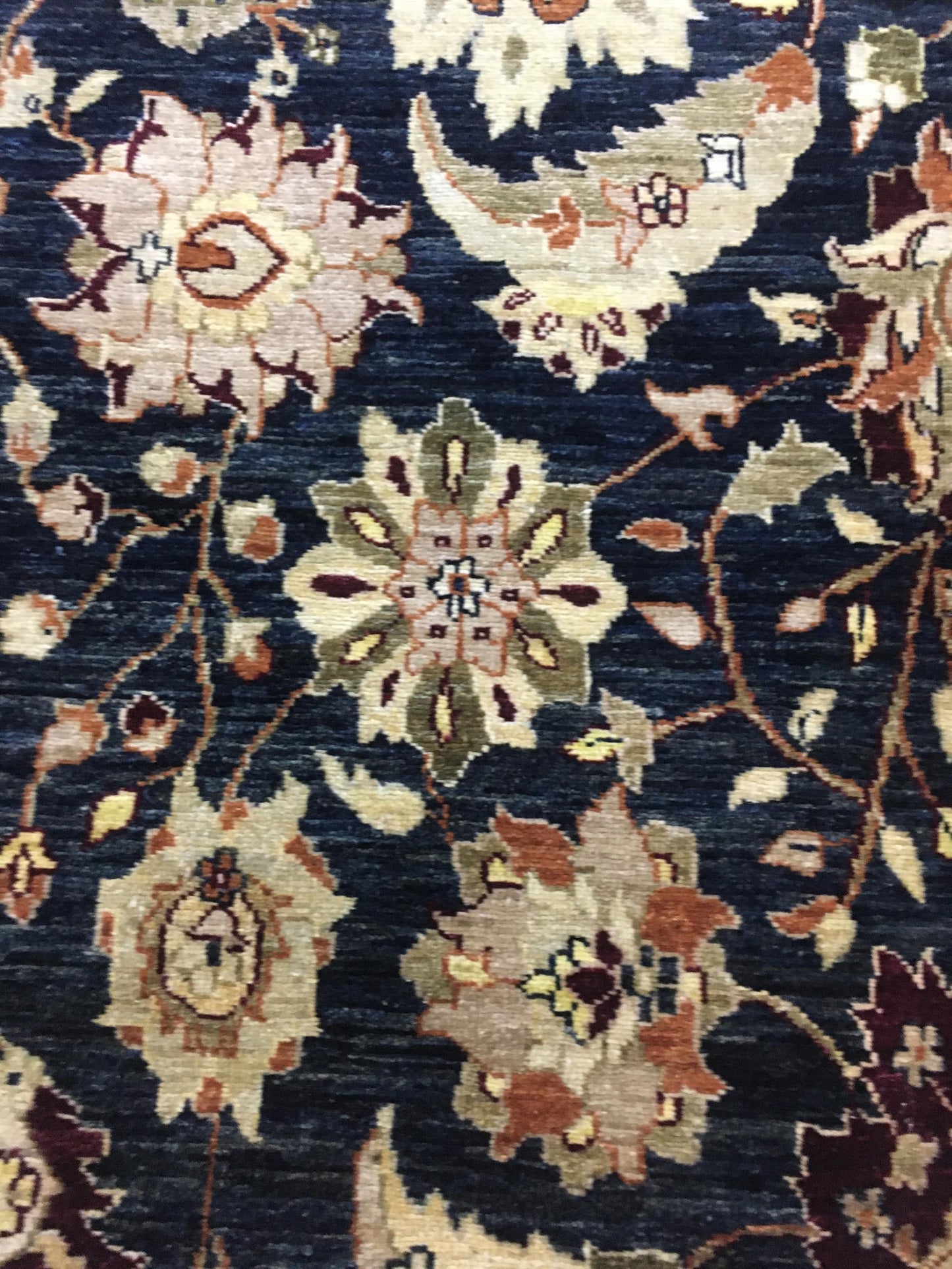 AORug#1383 size. 9' 01" x 12' 02"