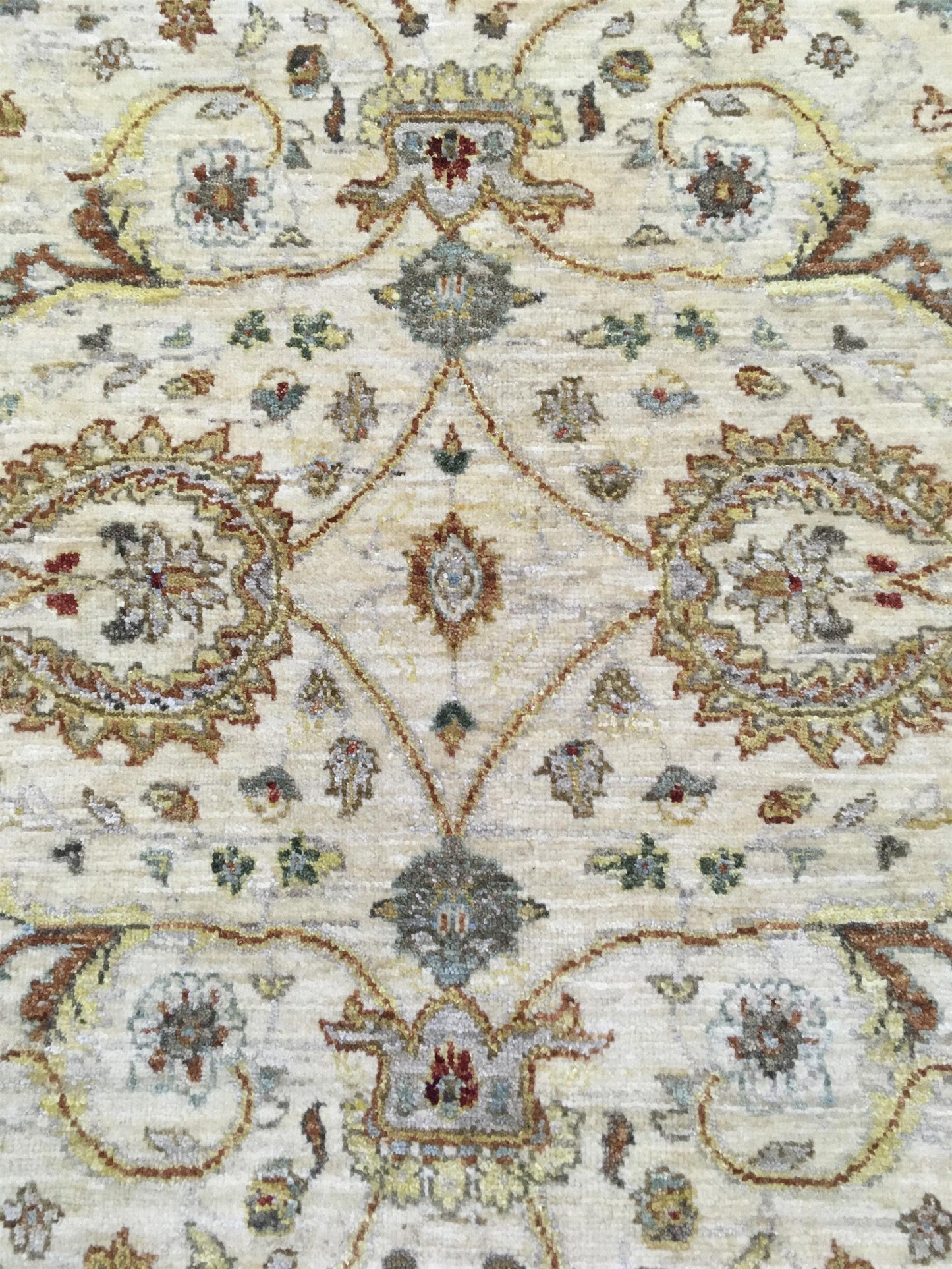 AORug#781 size. 4' 00" x 6' 01"