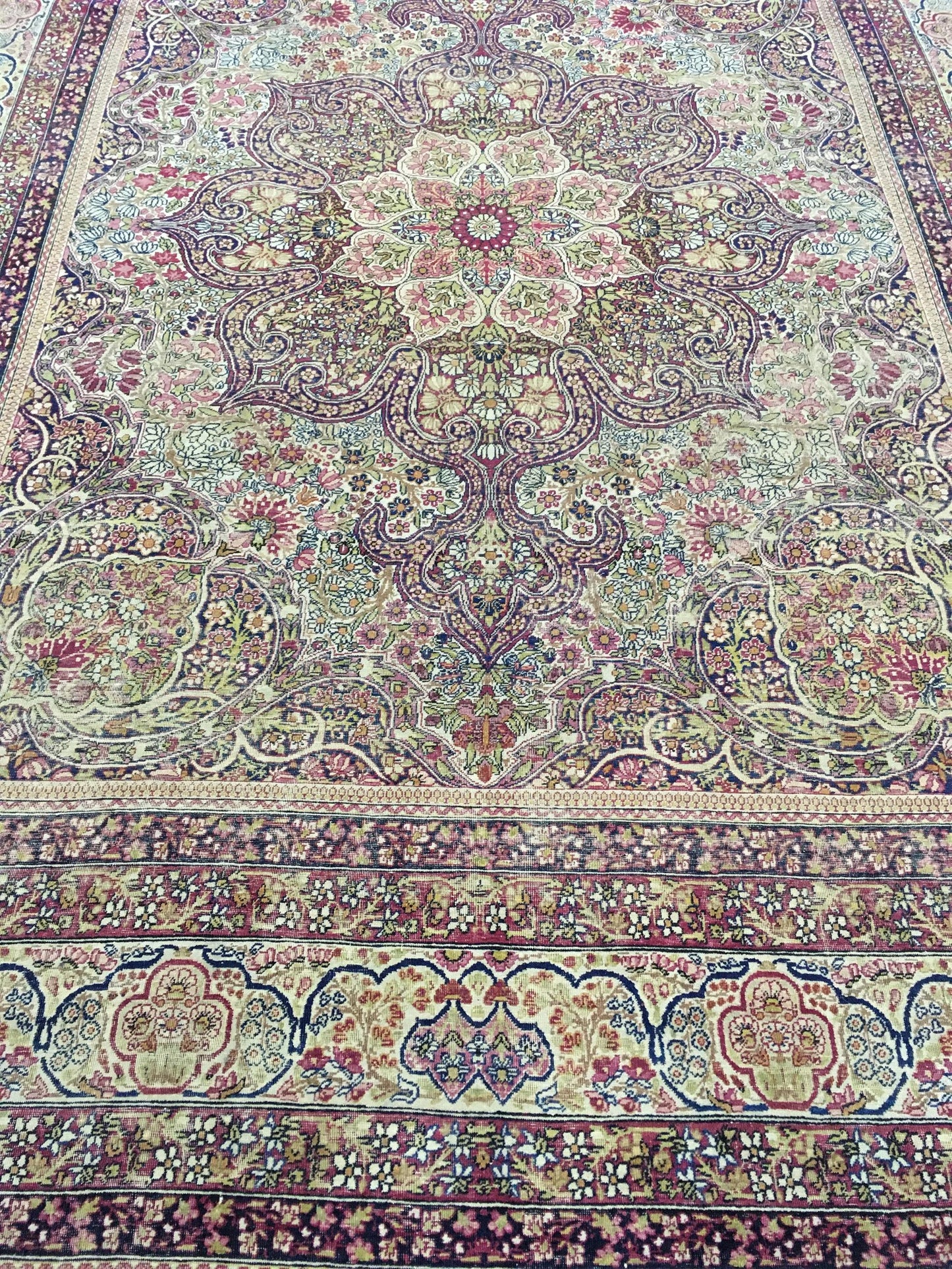 AORug#13206 size. 9' 00" x 12' 01"