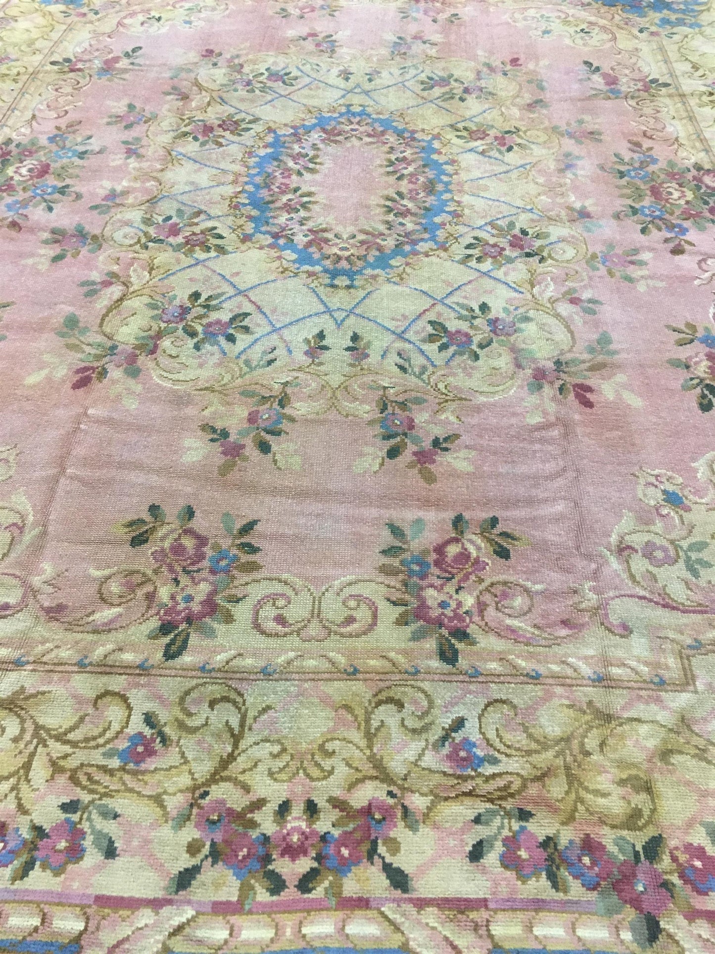AORug#8516 size. 9' 00" x 12' 00"