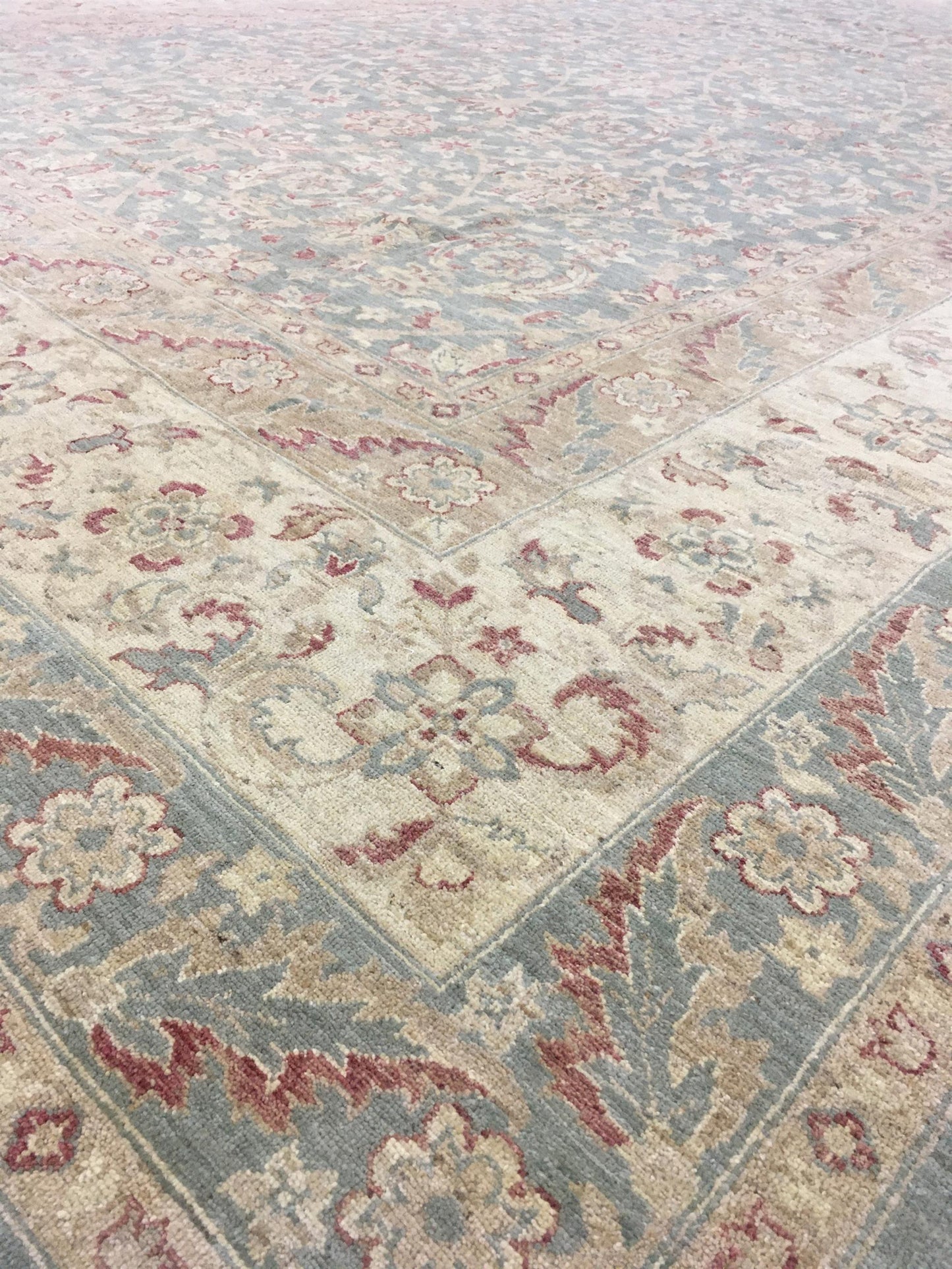 AORug#1096 size.12' 01" x 18' 08"