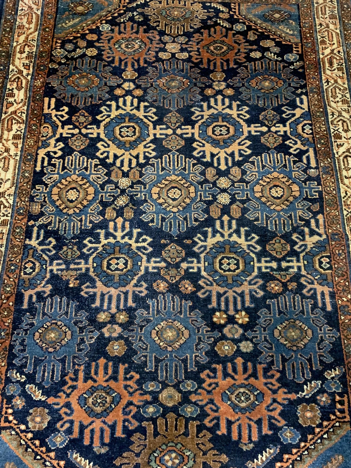 AORug#5295 size. 4' 05" x 6' 06"