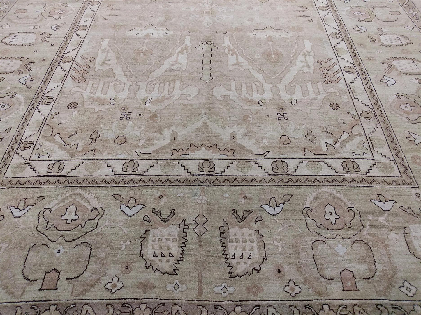 AORug#1029 size.11' 02" x 14' 04"