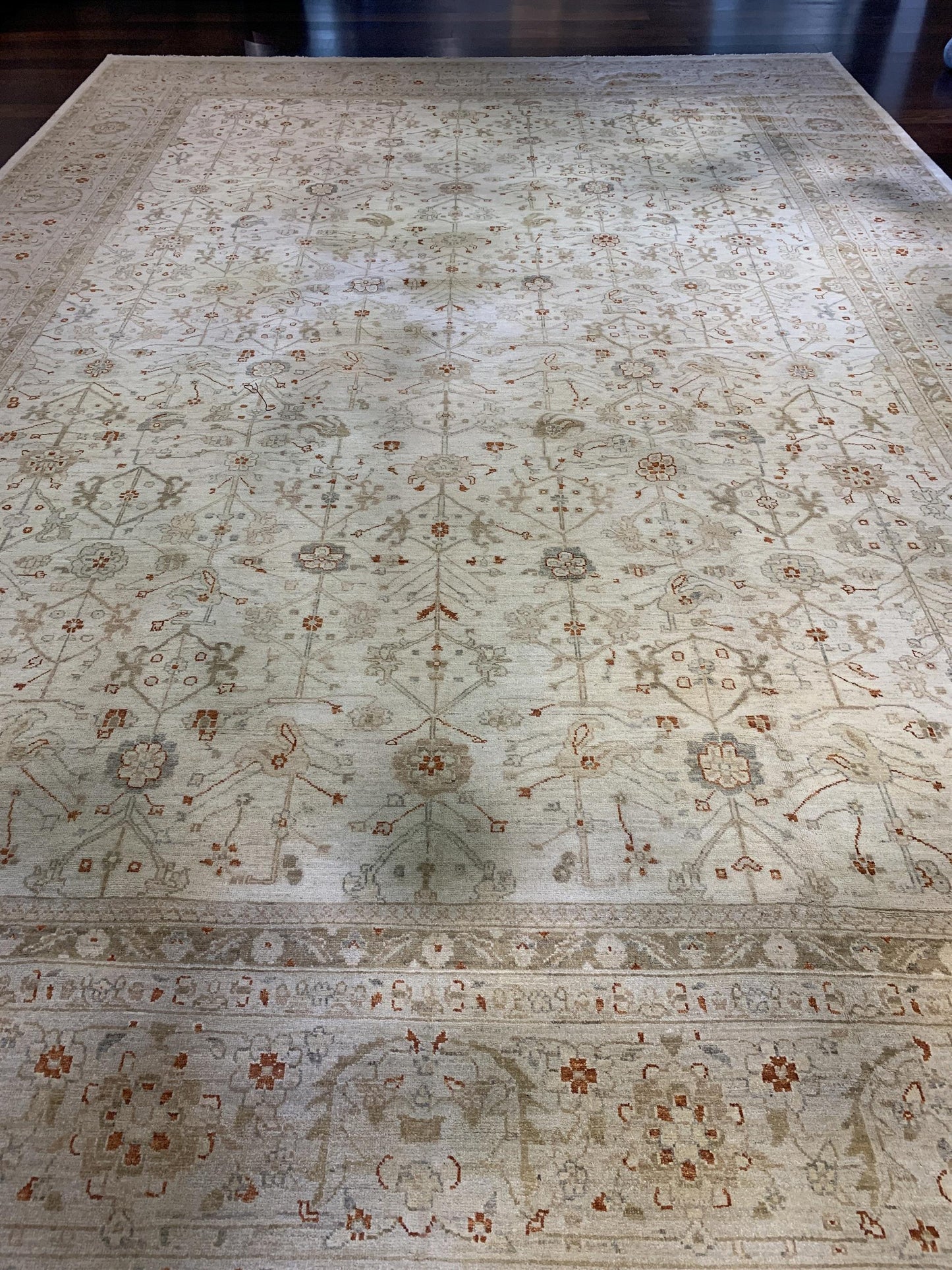 AORug#814 size.12' 00" x 17' 05"