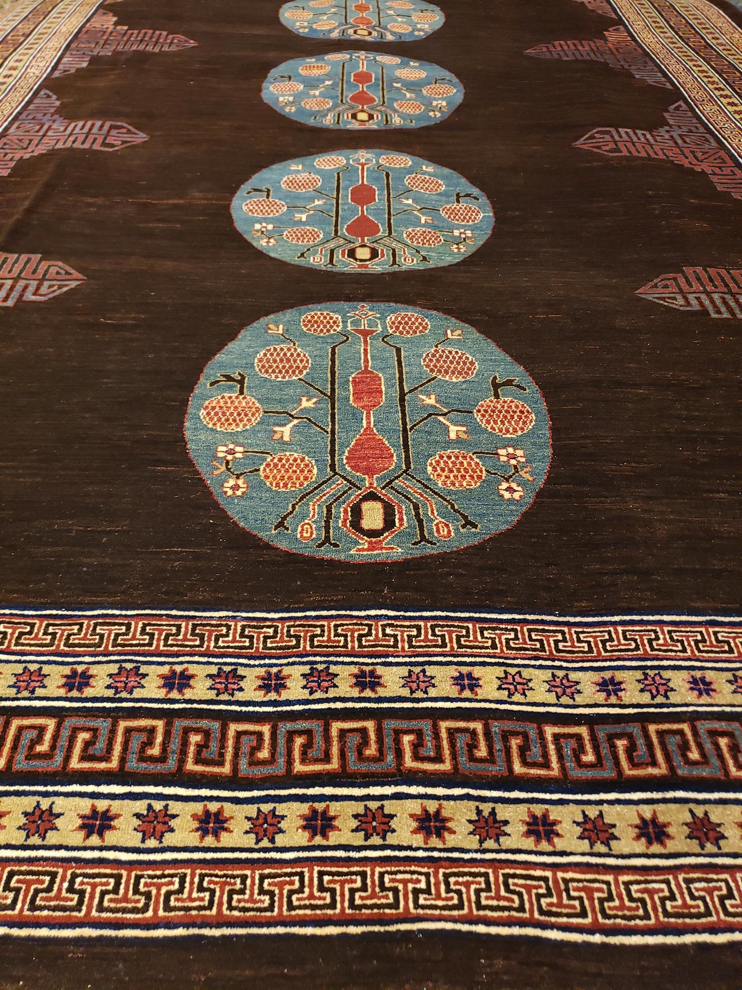 AORug#917 size.9' 01" x 12' 00"
