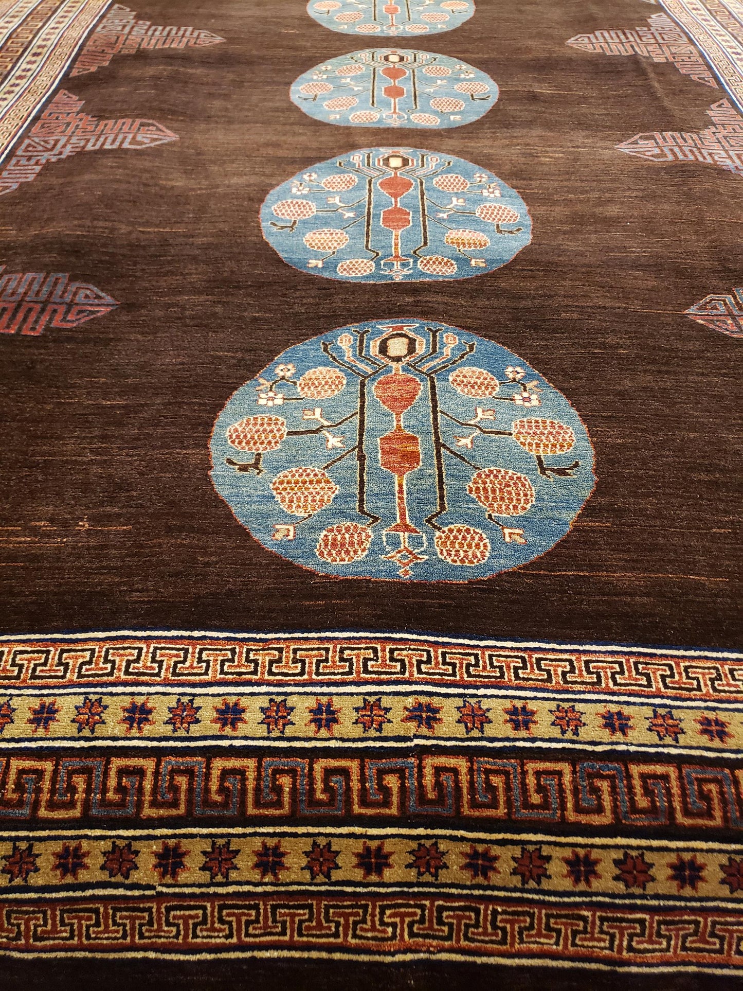 AORug#917 size.9' 01" x 12' 00"