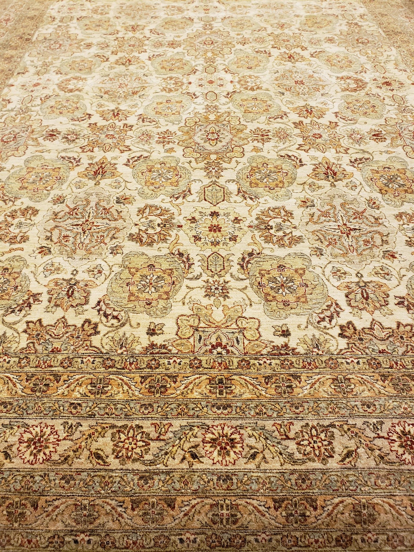 AORug#1373 size. 8' 11" x 12' 00"