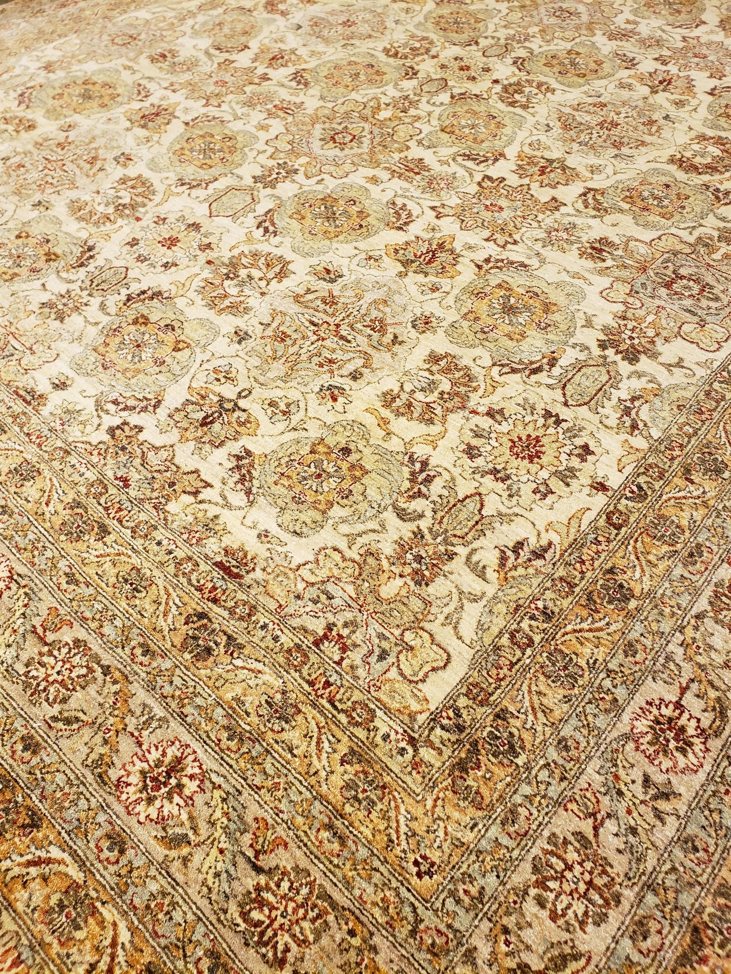 AORug#1373 size. 8' 11" x 12' 00"