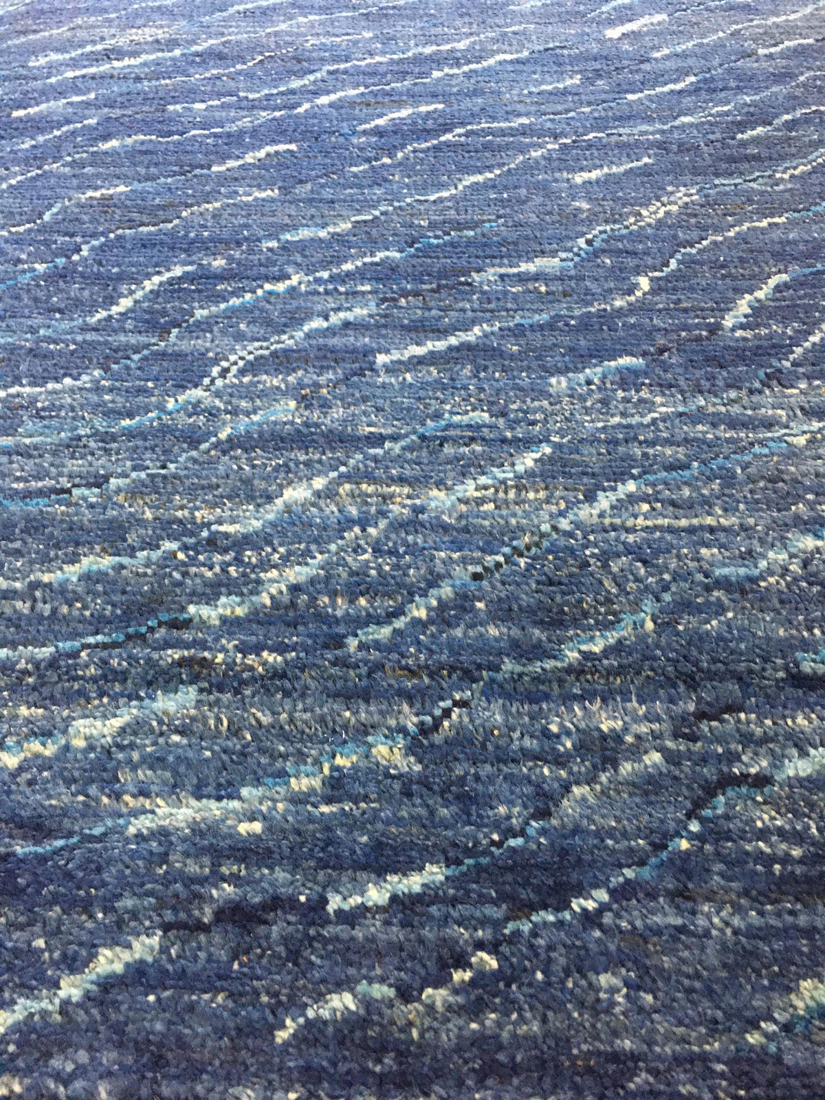 AORug#13530 size. 3'6" X 4'6"