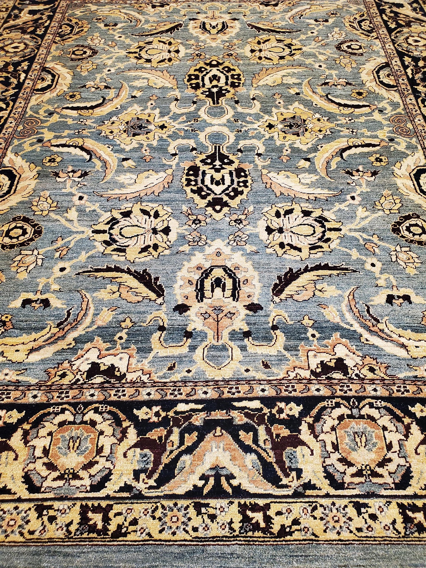 AORug#875 size.8' 01" x 9' 06"
