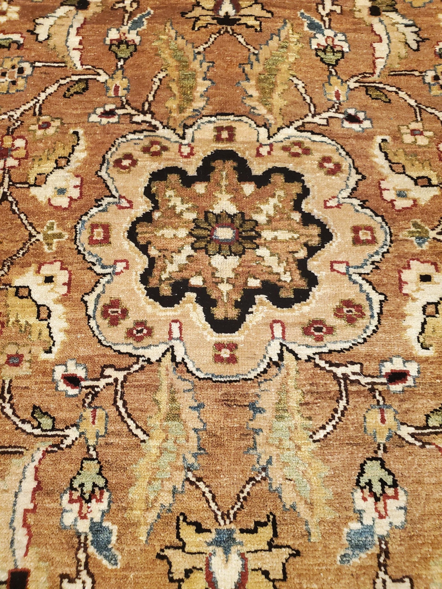 AORug#1146 size.6' 09" x 8' 10"