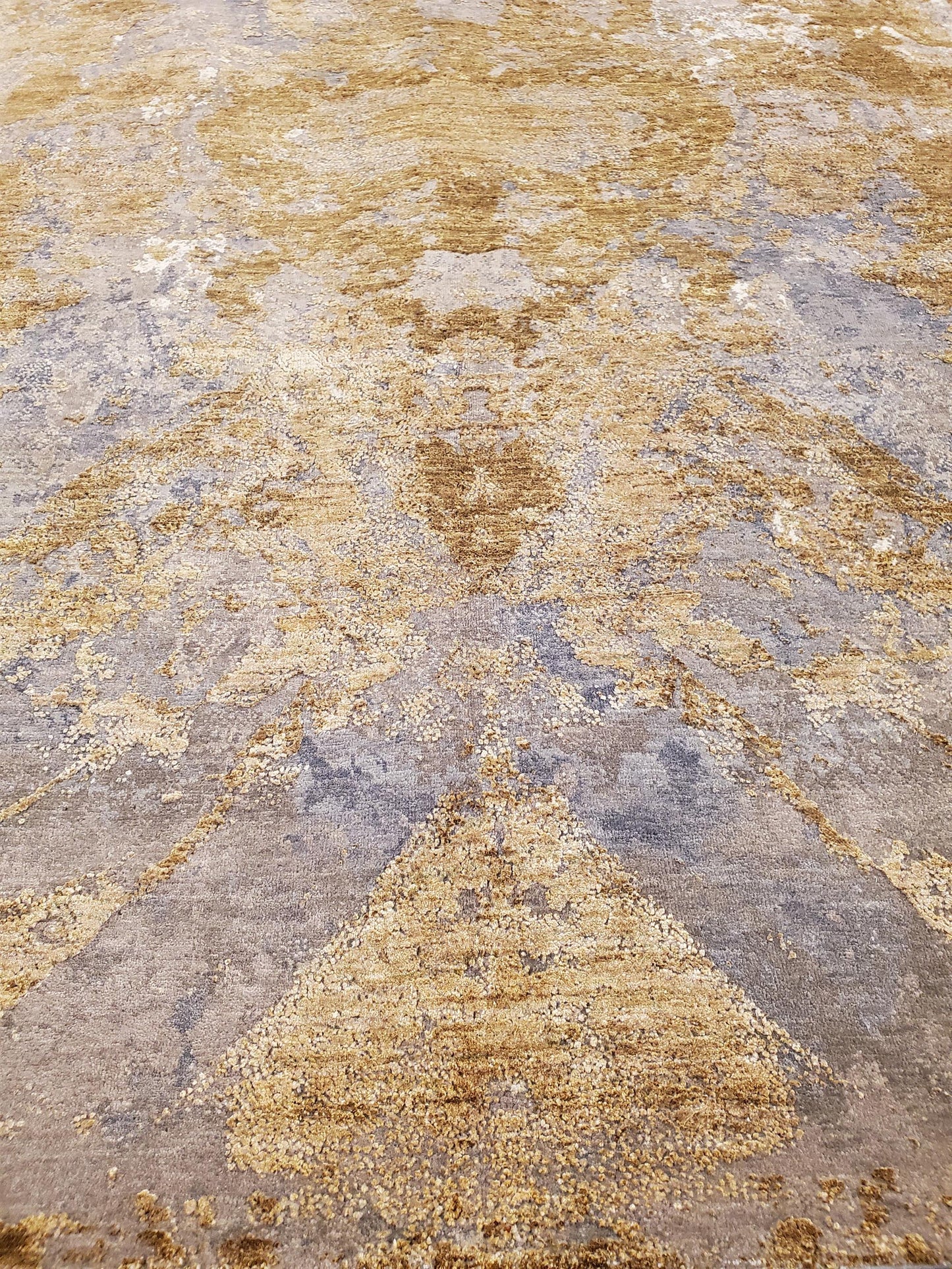 AORug#12102 size. 8'0" X 10'0"