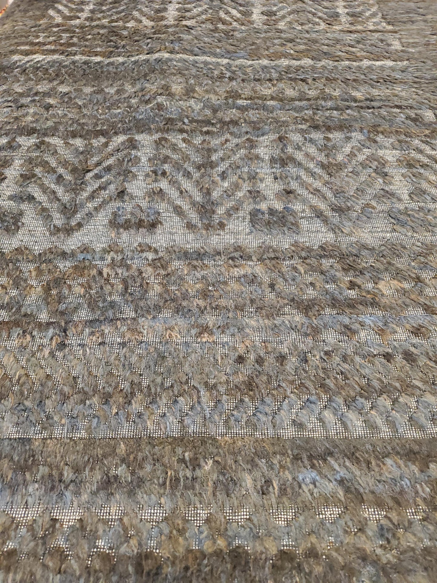 AORug#10288 size. 5' 04" x 8' 02"
