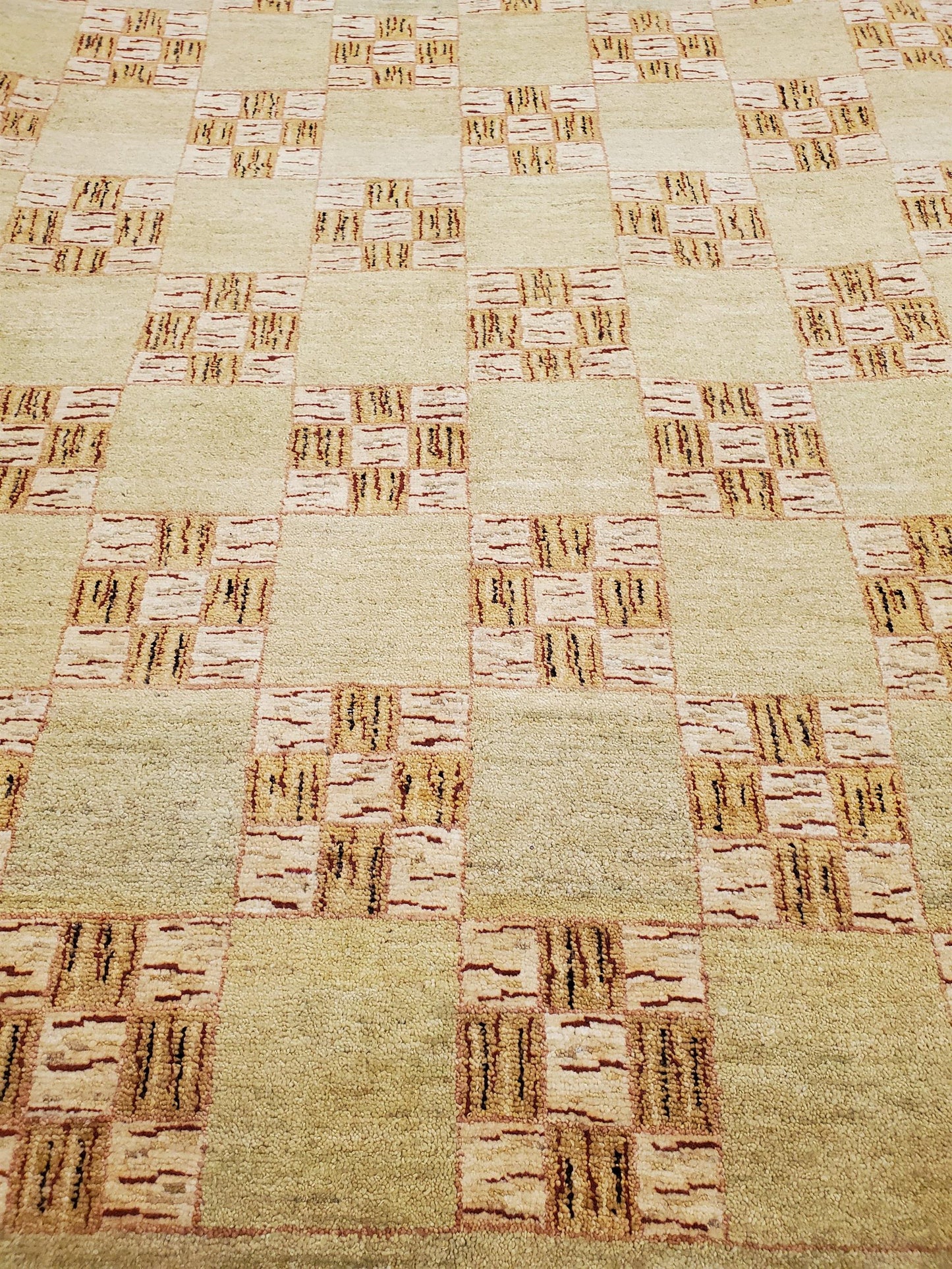 AORug#1168 size.4' 10" x 6' 06"