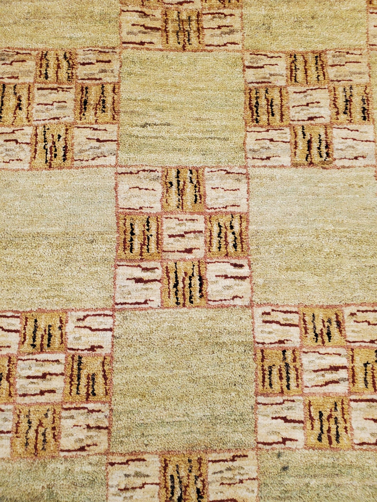 AORug#1168 size.4' 10" x 6' 06"