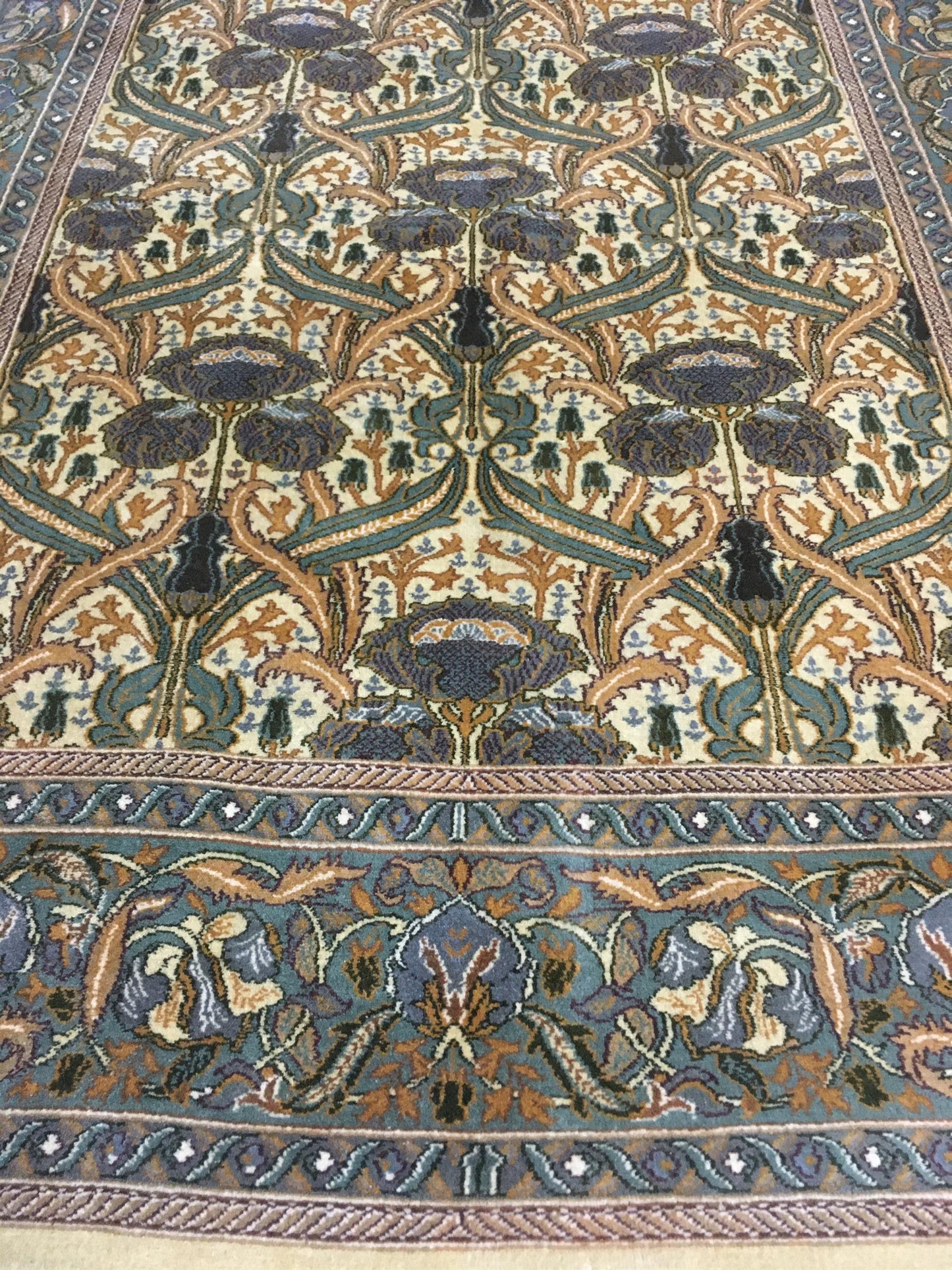 AORug#1124 size.4' 06" x 7' 03"