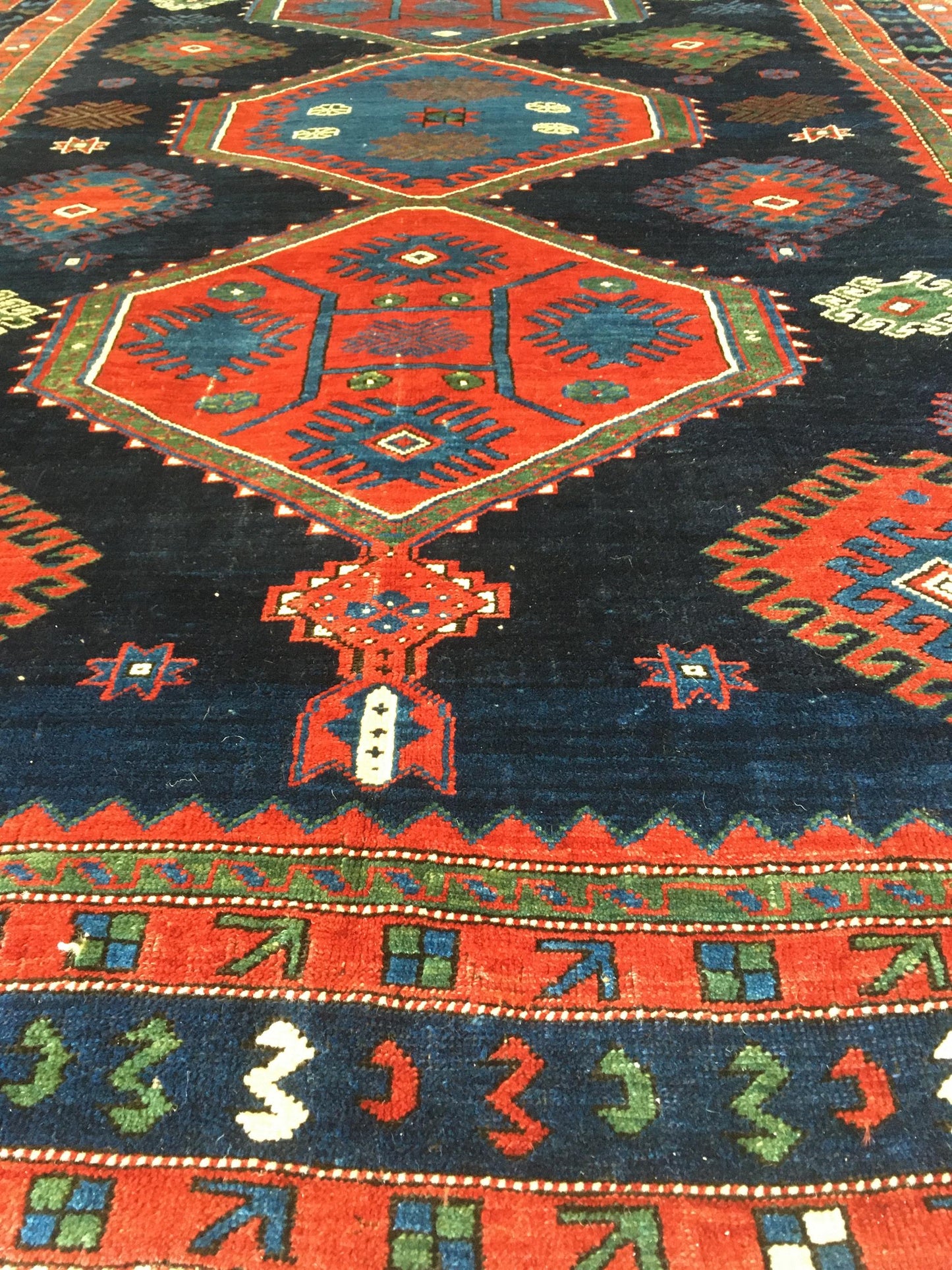 AORug#4688 size. 6' 03" x 9' 04"