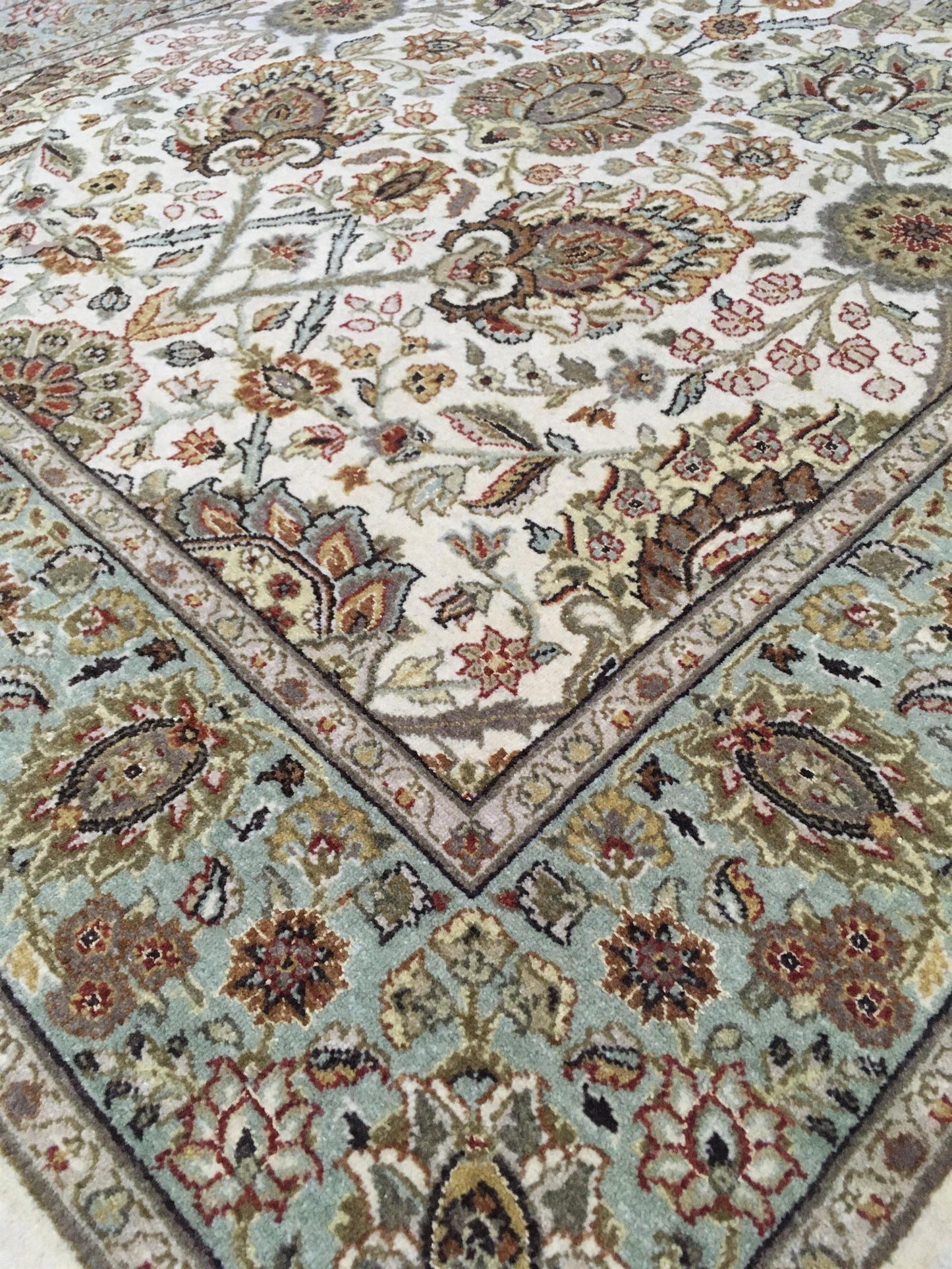 AORug#1392 size.4' 00" x 6' 02"