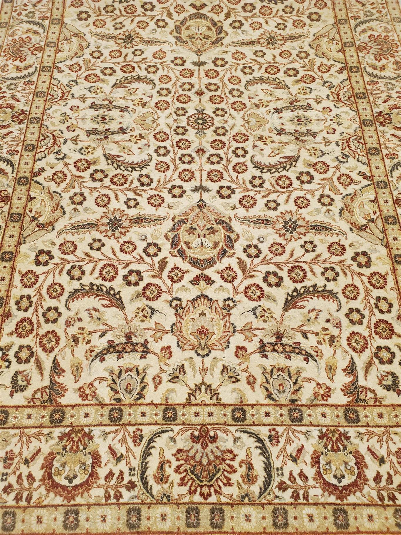 AORug#1391 size. 4' 01" x 6' 01"