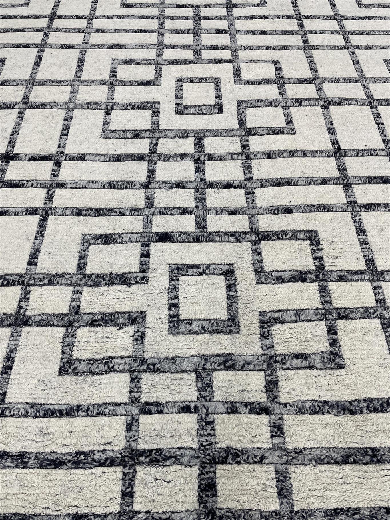 AORug#13777 size. 9'0" X 12'0"