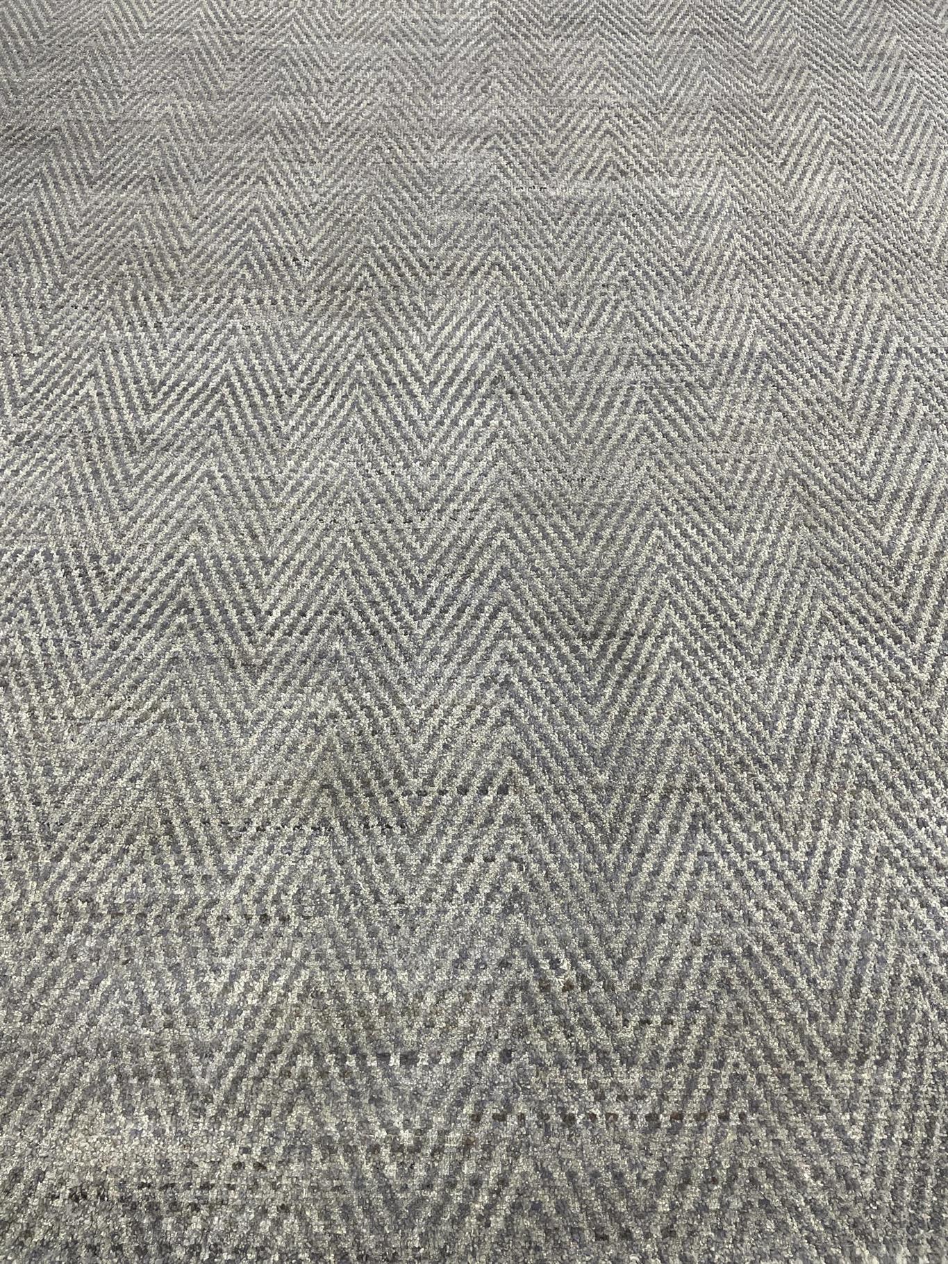AORug#613 size.7'11"x10'01"