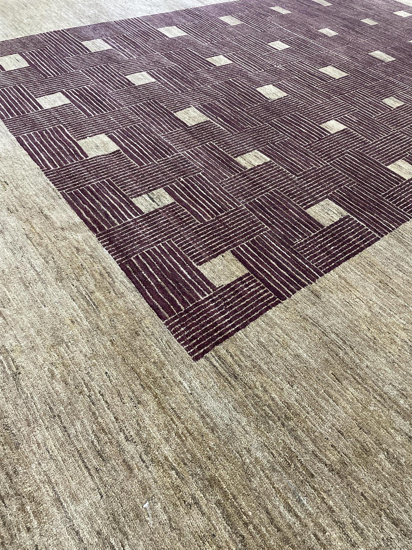AORug#798 size.8' 10" x 11' 06"