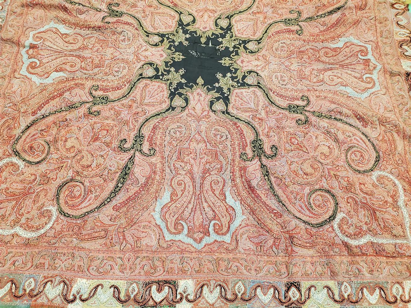 AORug#14661 size. 6' 03" x 6' 02"