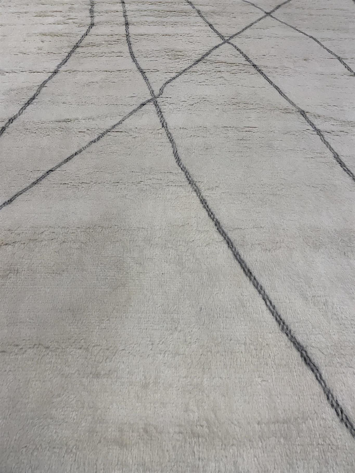 AORug#748 size.12'0" X 16'0"