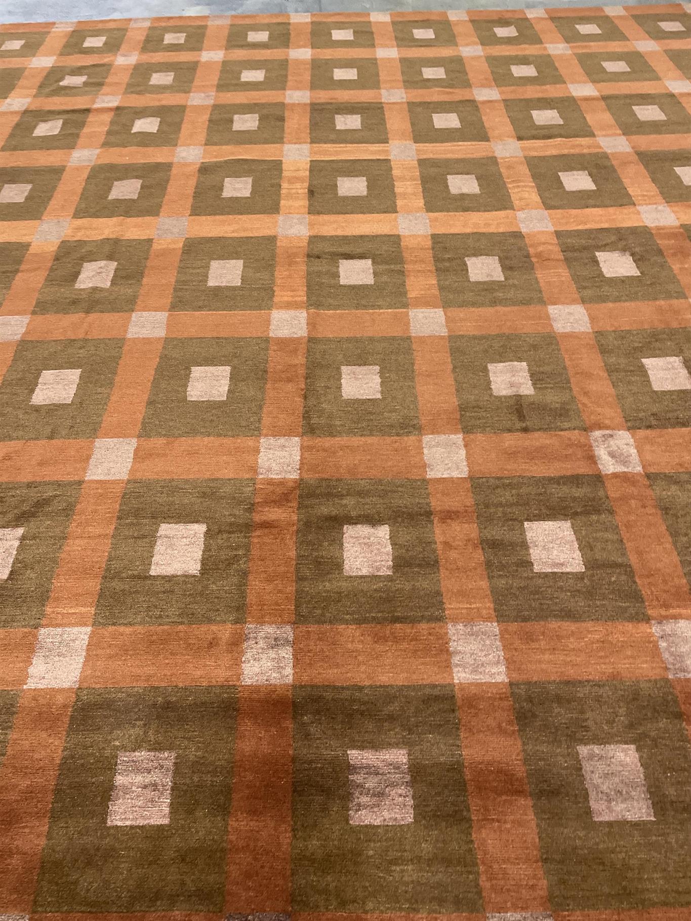 AORug#15453 size. 13' 01" x 13' 02"