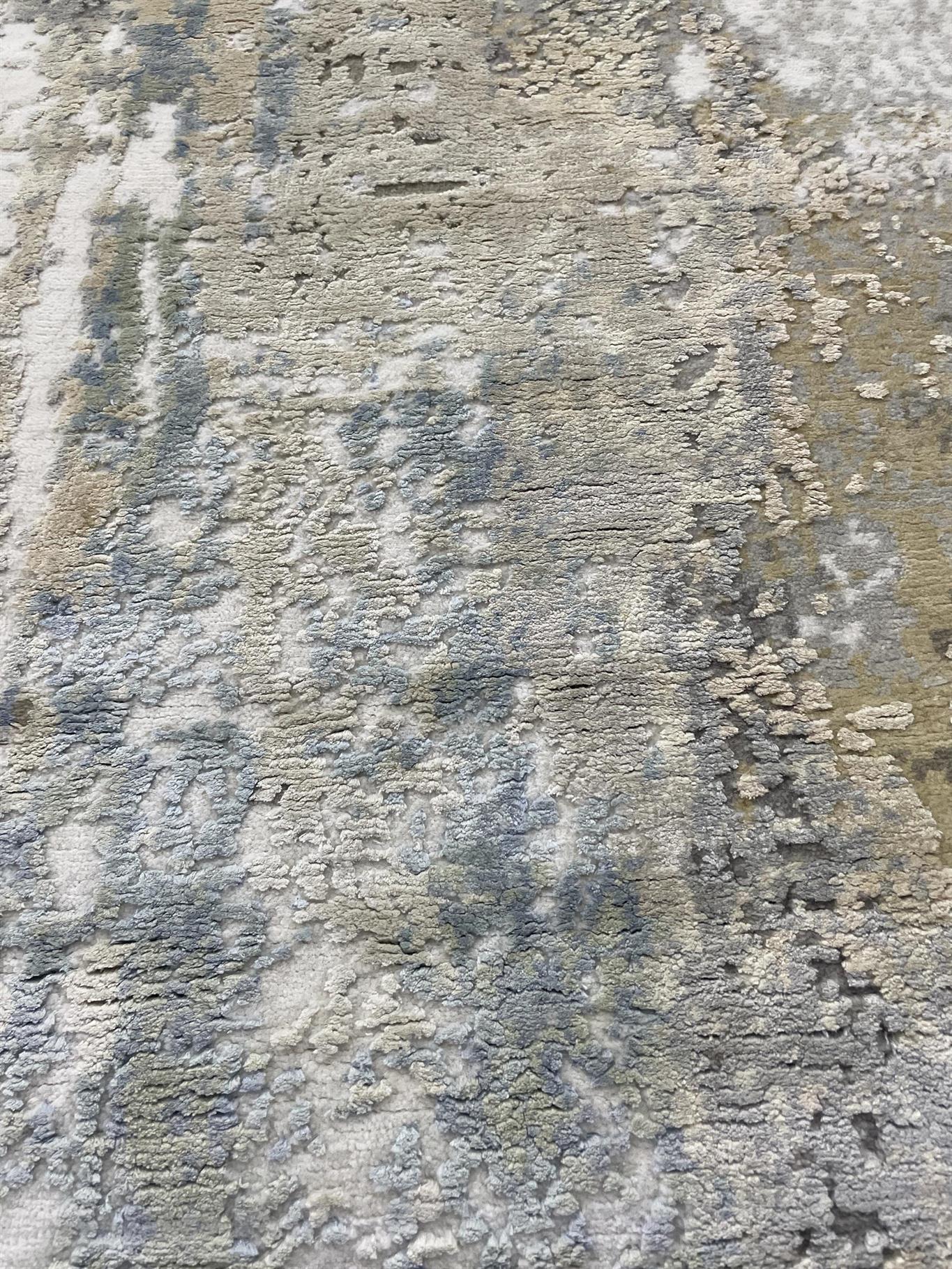 AORug#14108 size. 10'0" X 14'0"