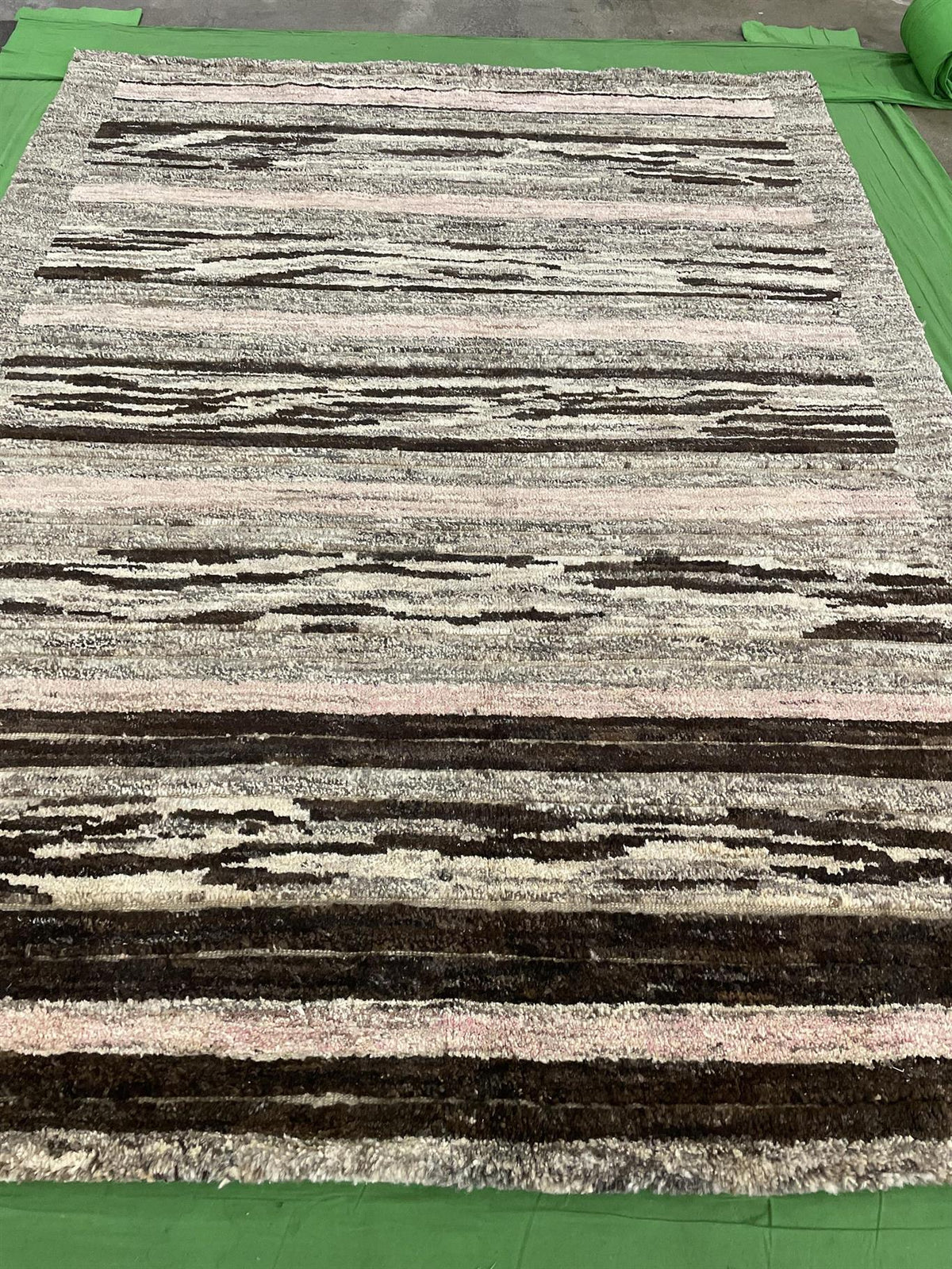 AORug#609 size. 6' 00" x 9' 00"