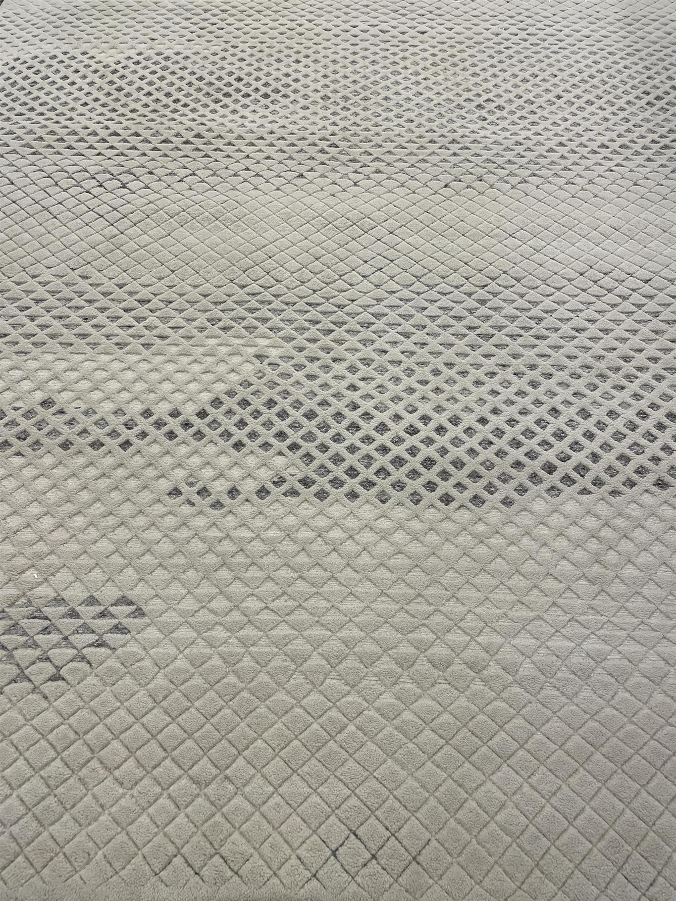 AORug#13745 size. 10'0" X 14'0"