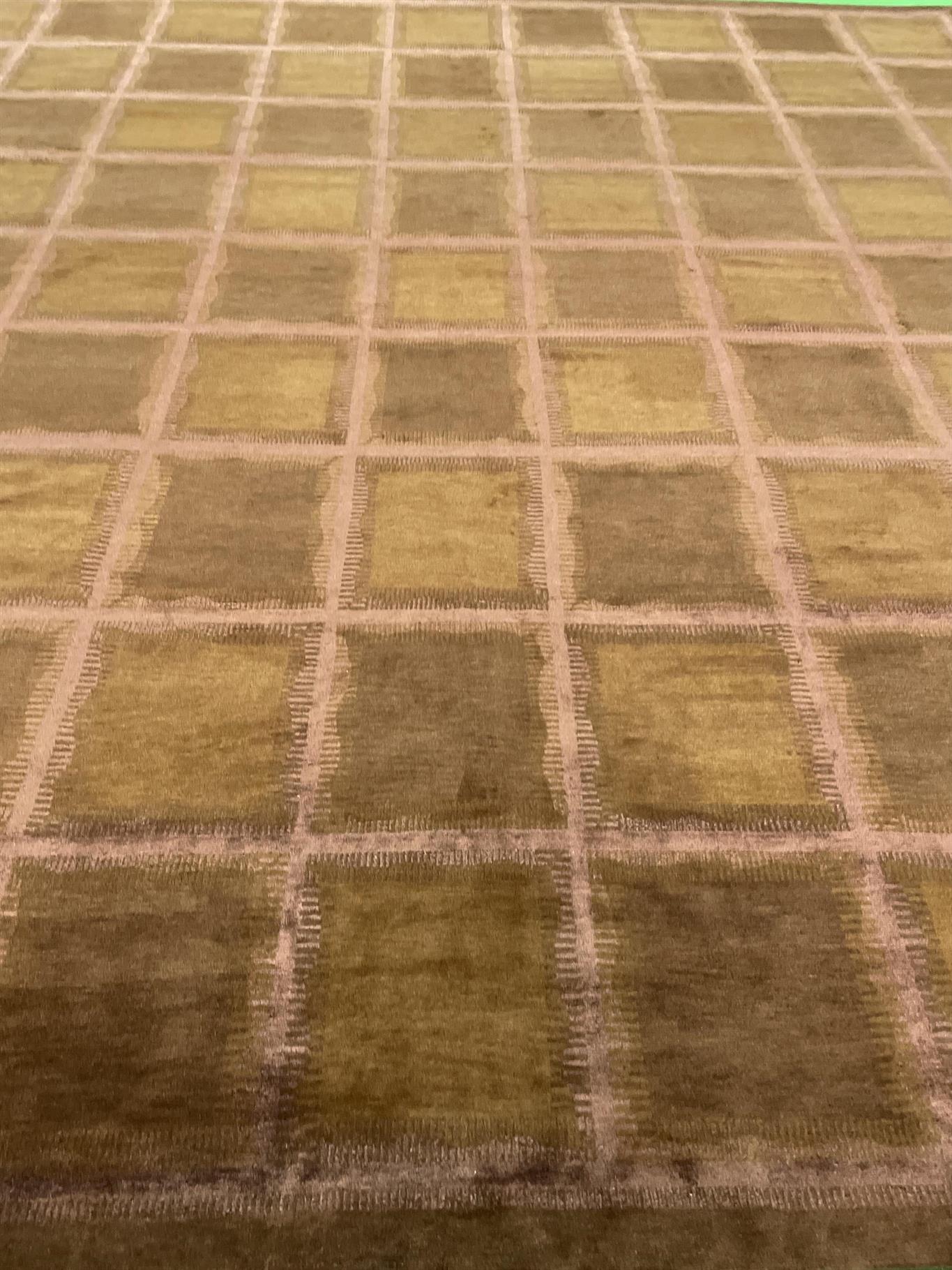 AORug#15478 size. 13' 03" x 13' 11"