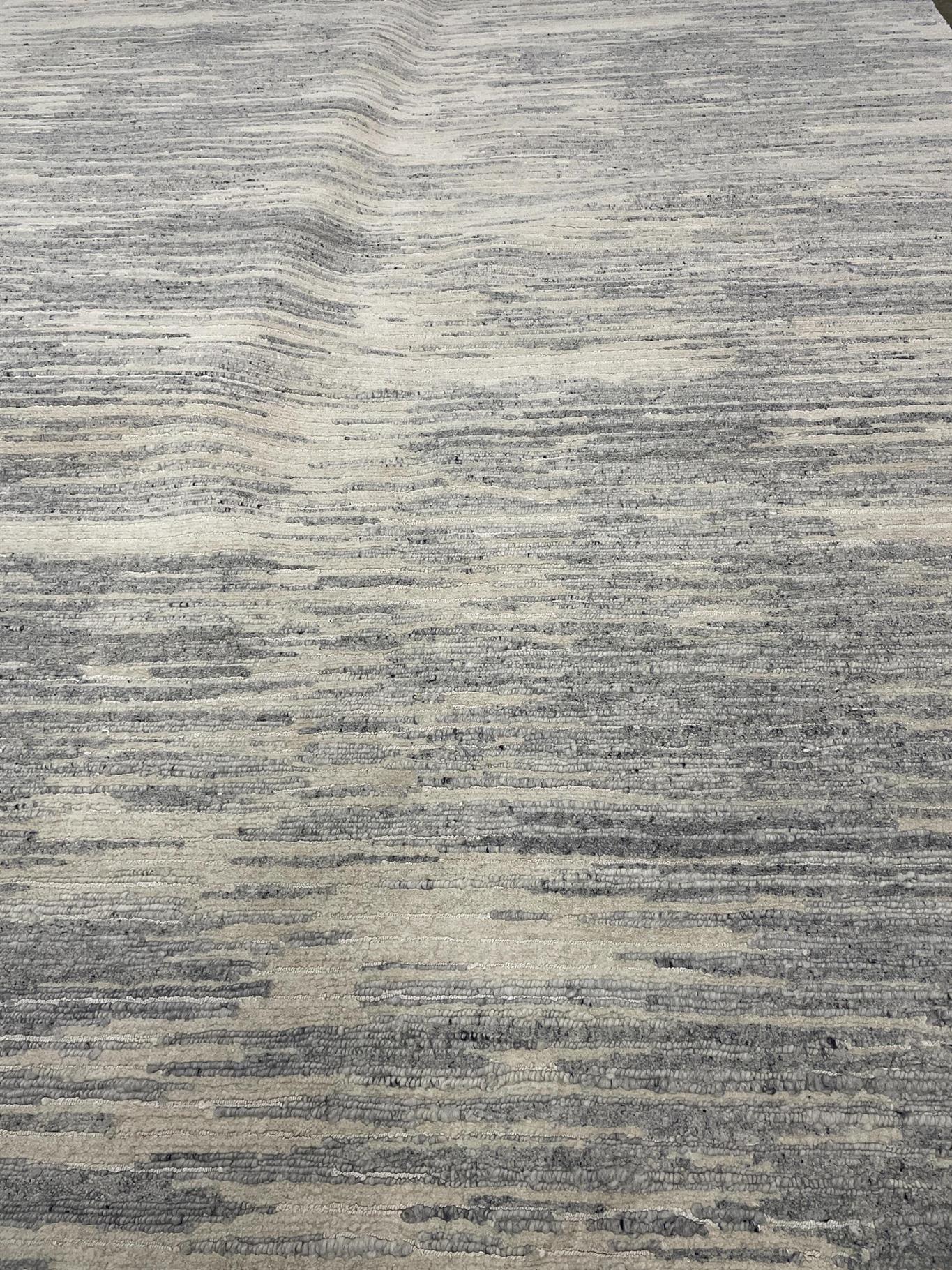 AORug#14706 size. 9'0" X 12'0"
