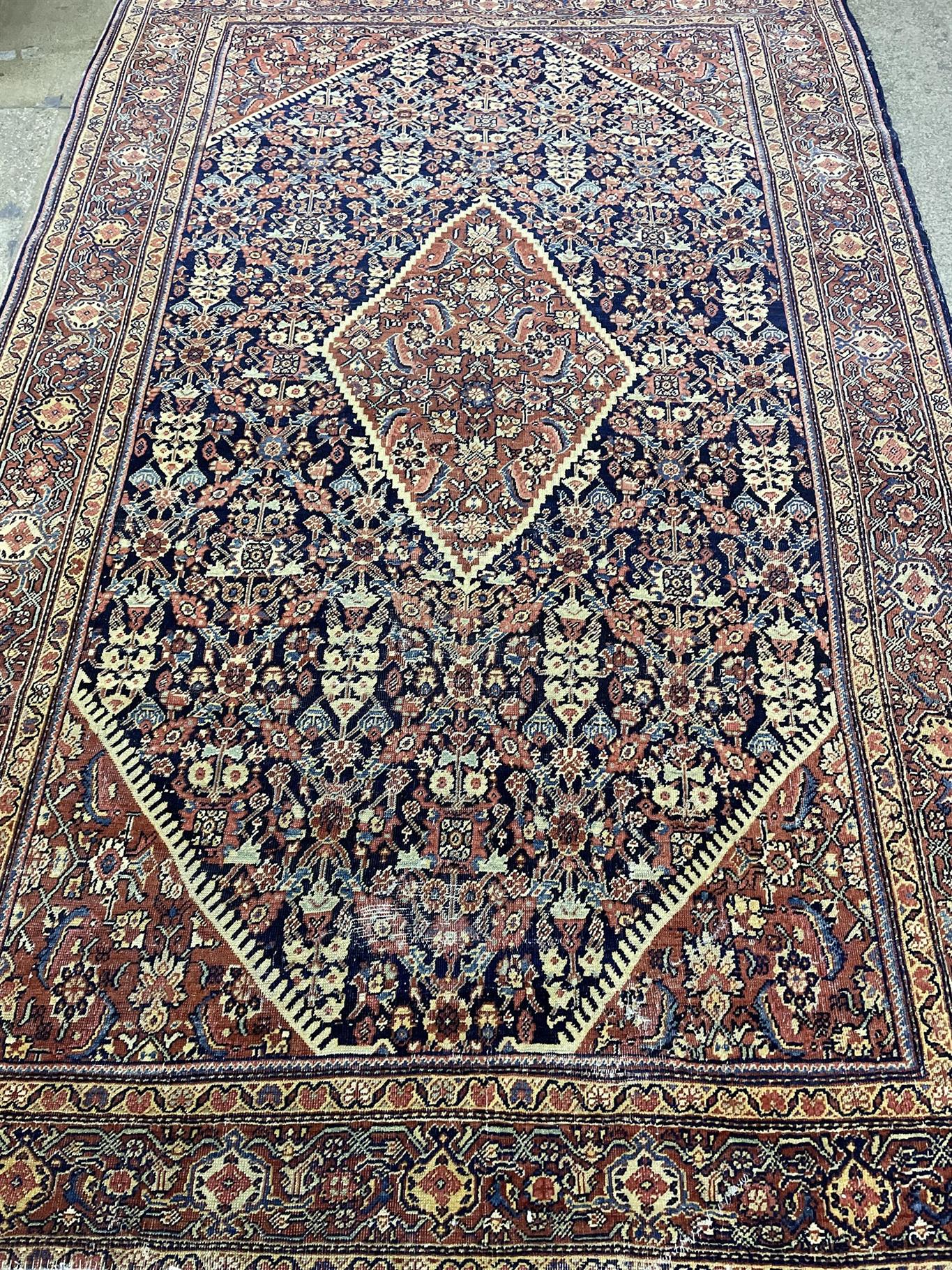 AORug#16536 size. 4' 04" x 6' 08"